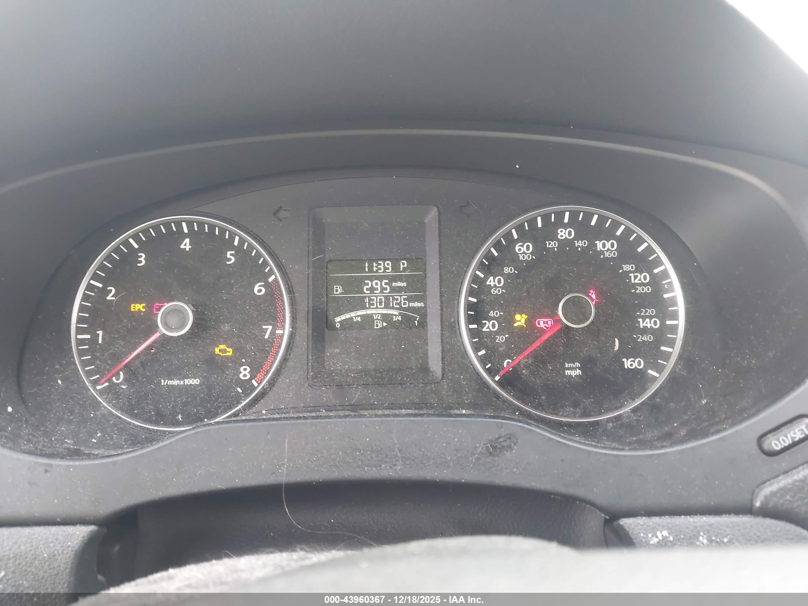 VOLKSWAGEN JETTA image 7