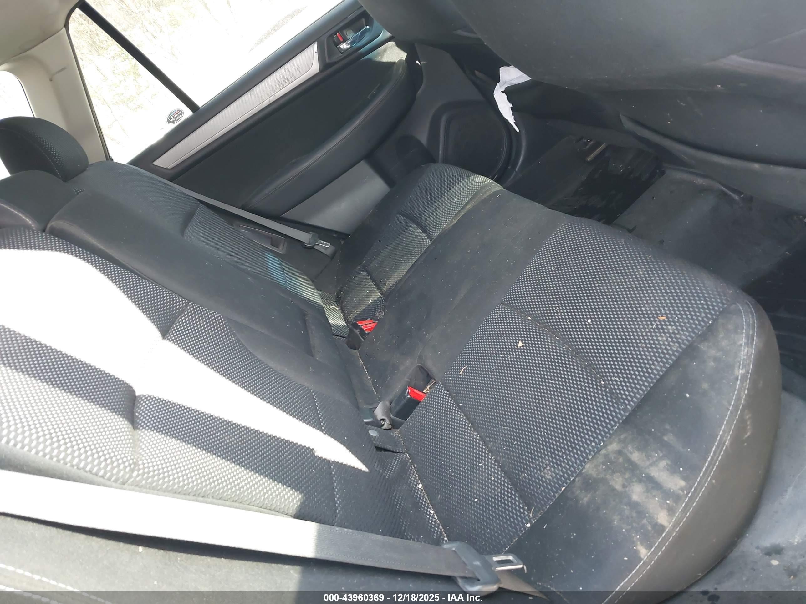 SUBARU OUTBACK image 8
