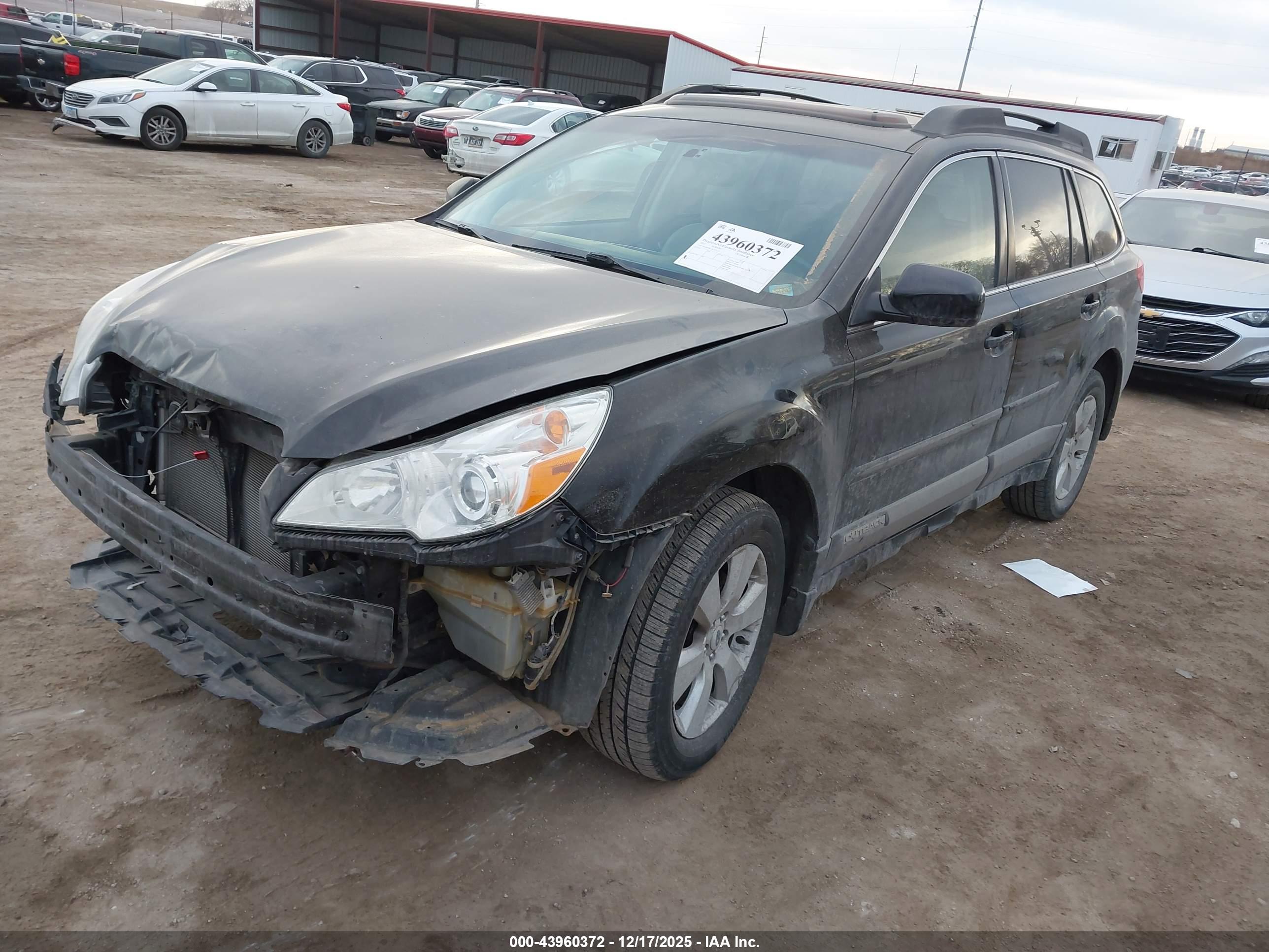 SUBARU OUTBACK image 2