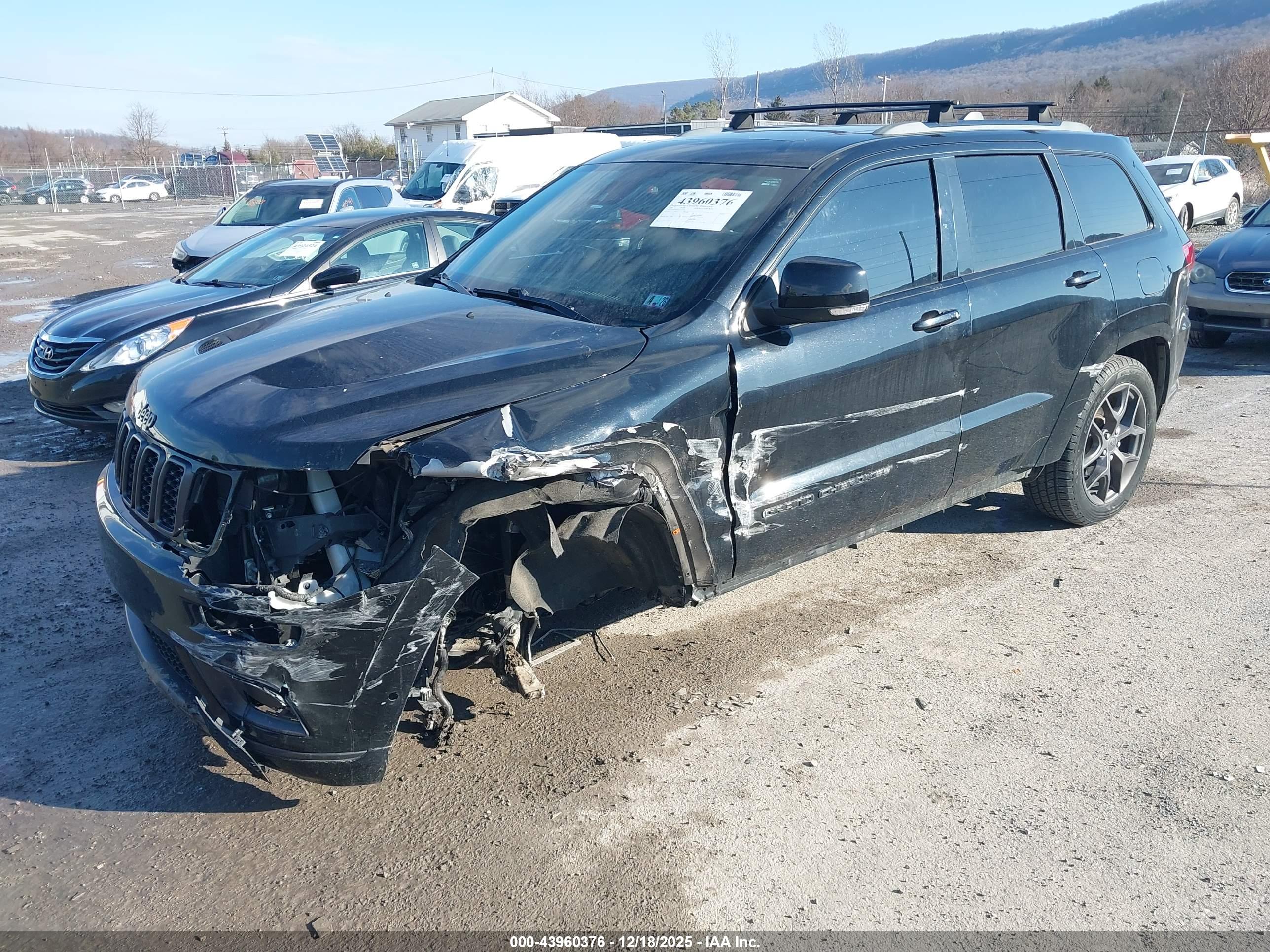 JEEP GRAND image 2