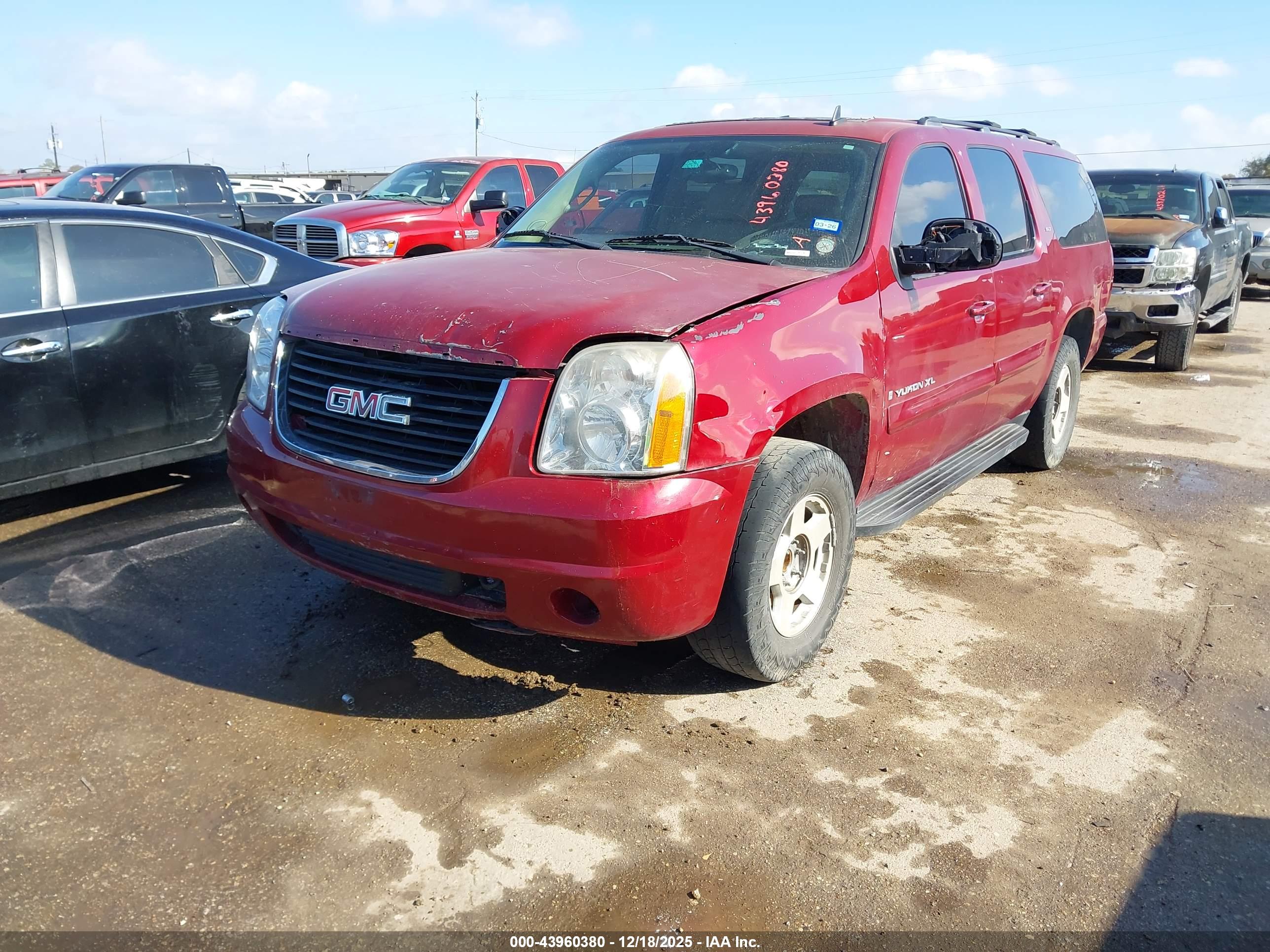 GMC YUKON image 2