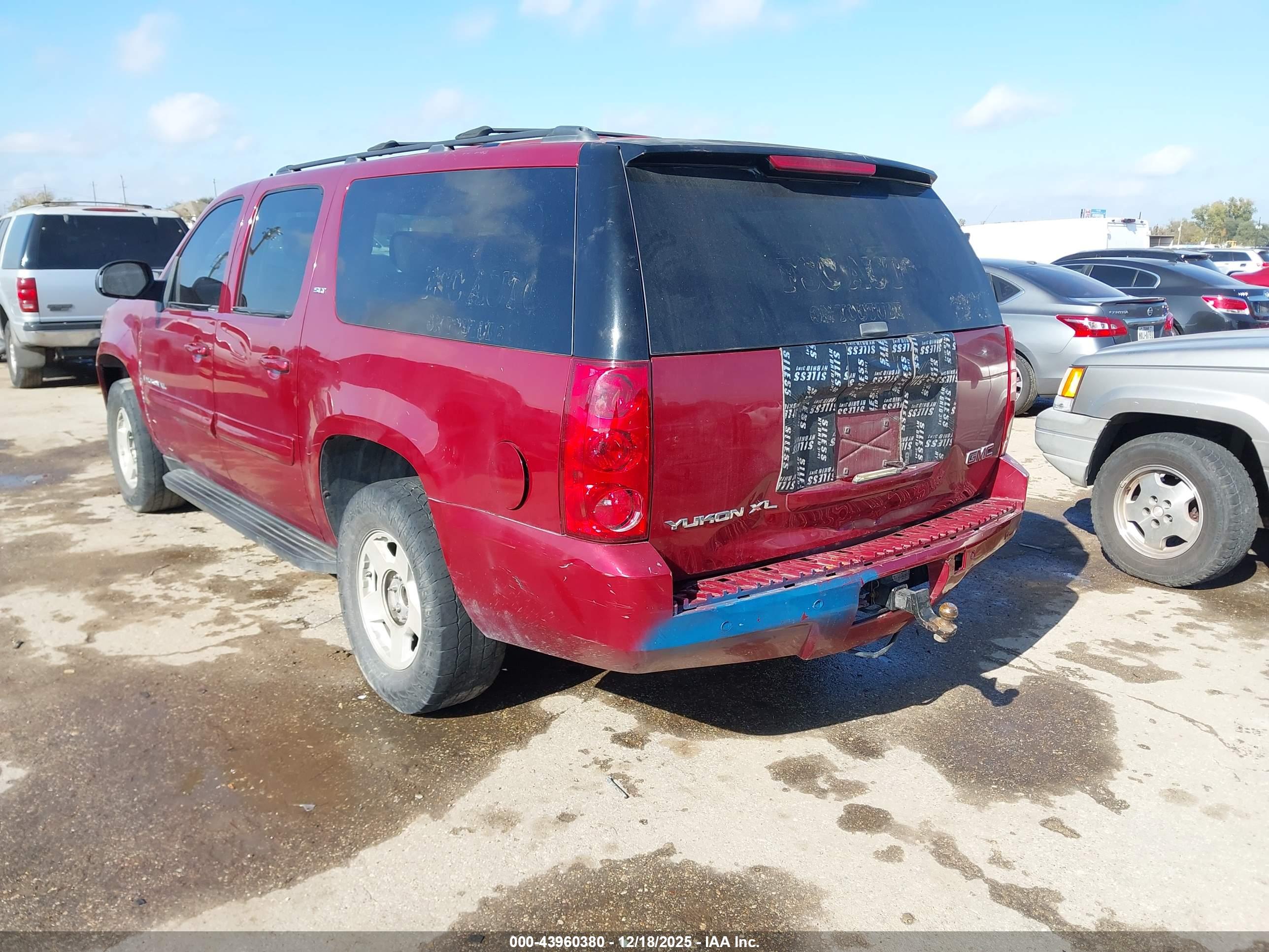 GMC YUKON image 3