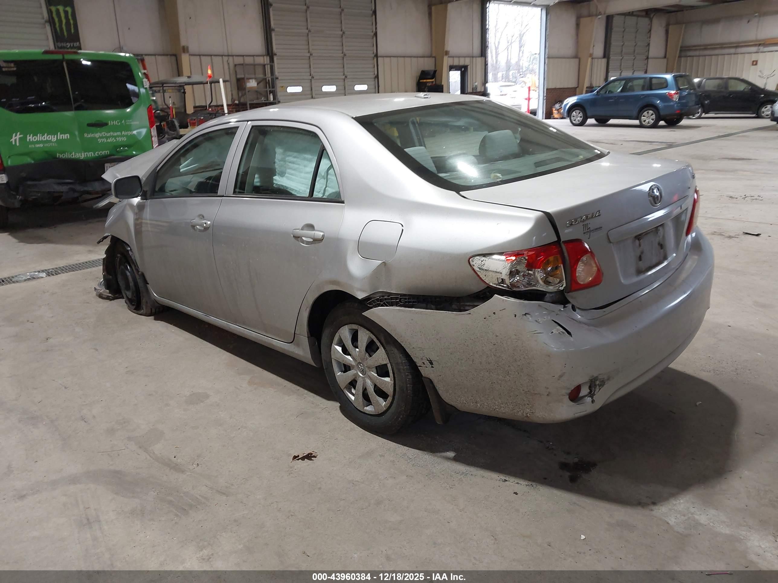 TOYOTA COROLLA image 3