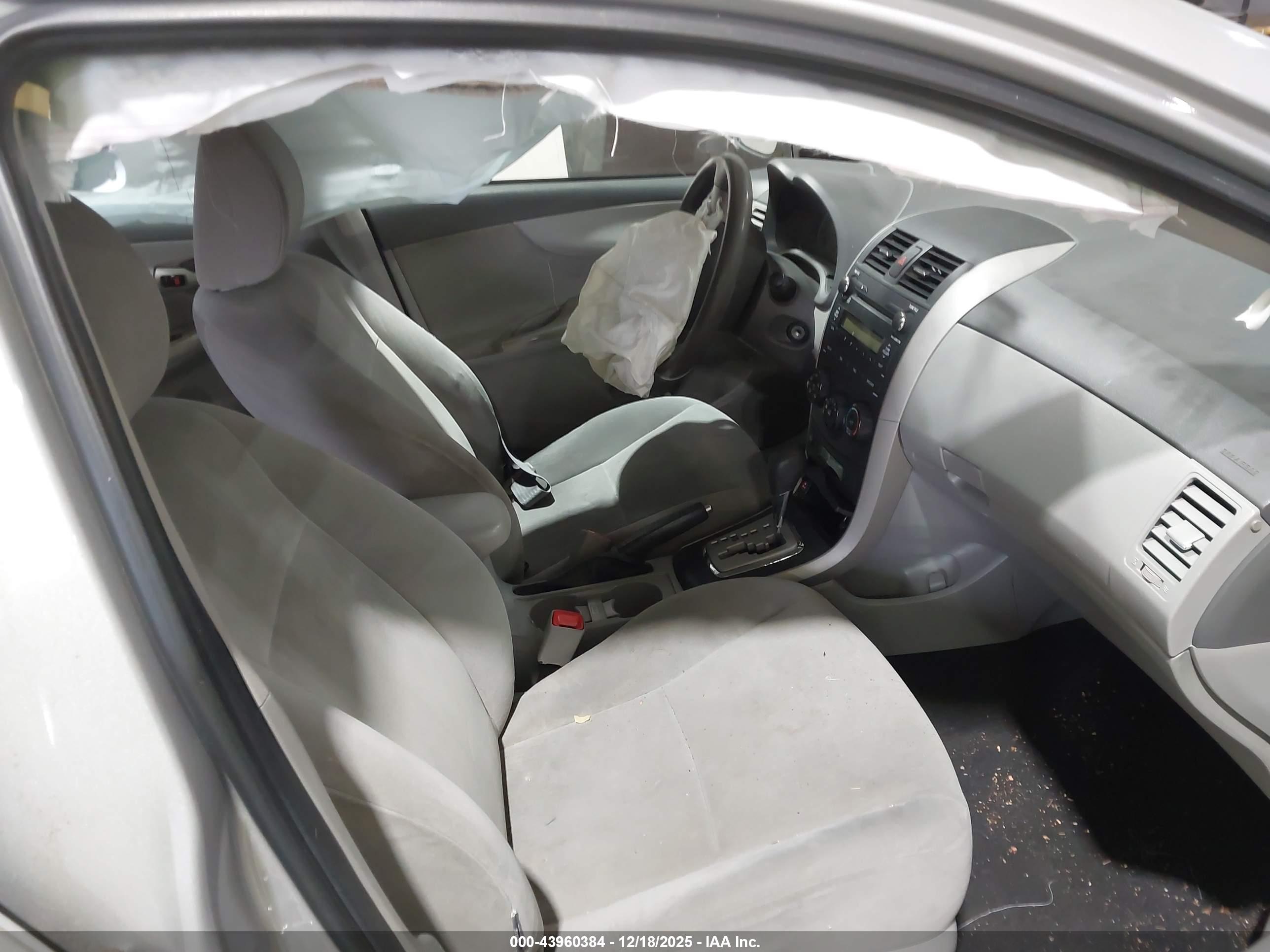 TOYOTA COROLLA image 5