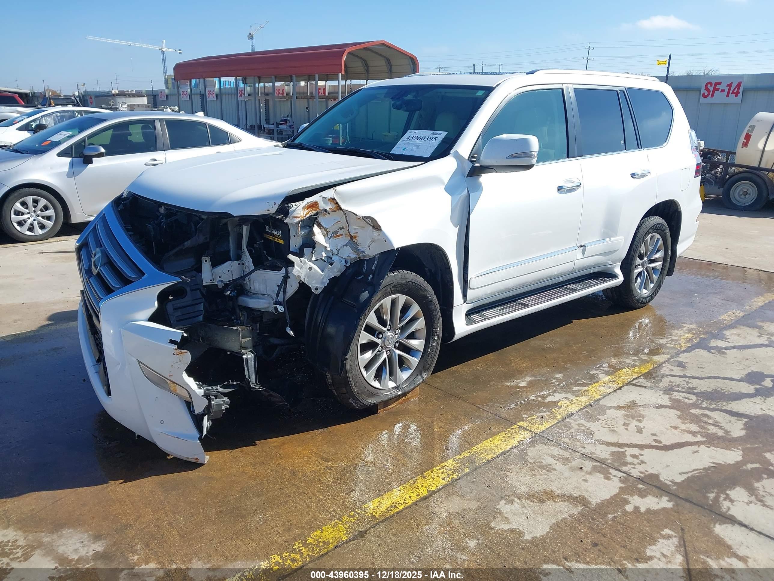 LEXUS GX image 2