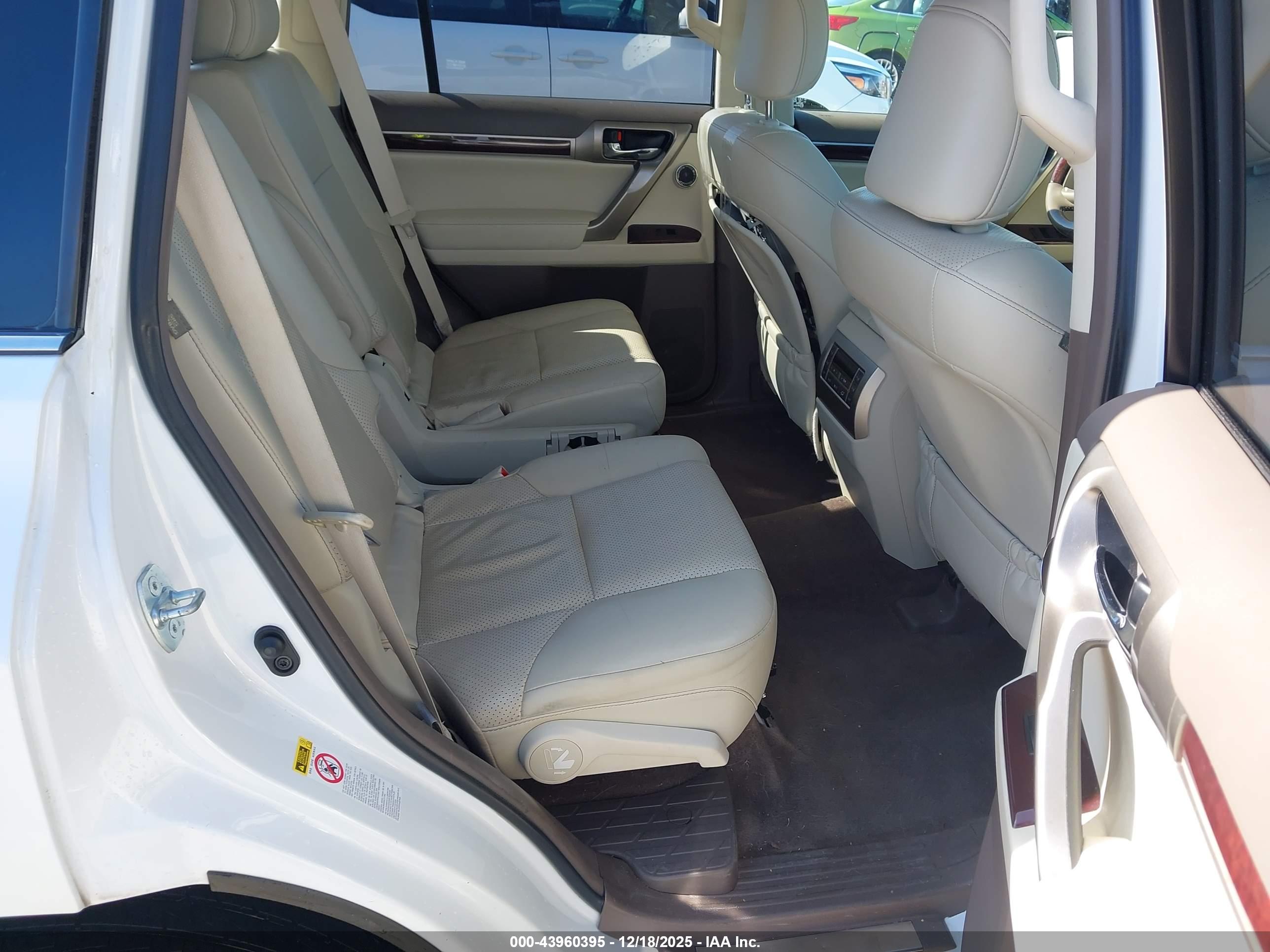 LEXUS GX image 8