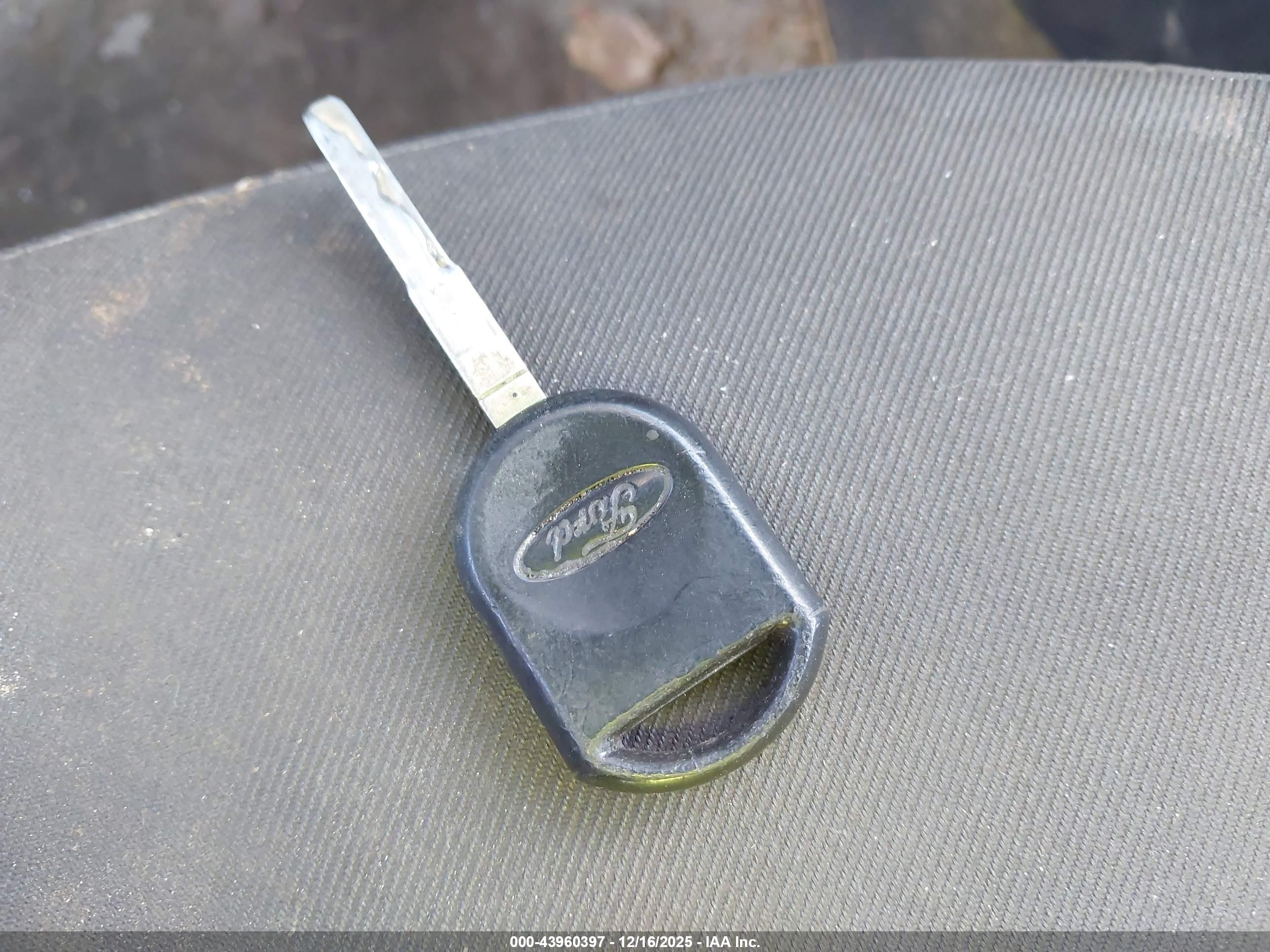 FORD FIESTA image 11