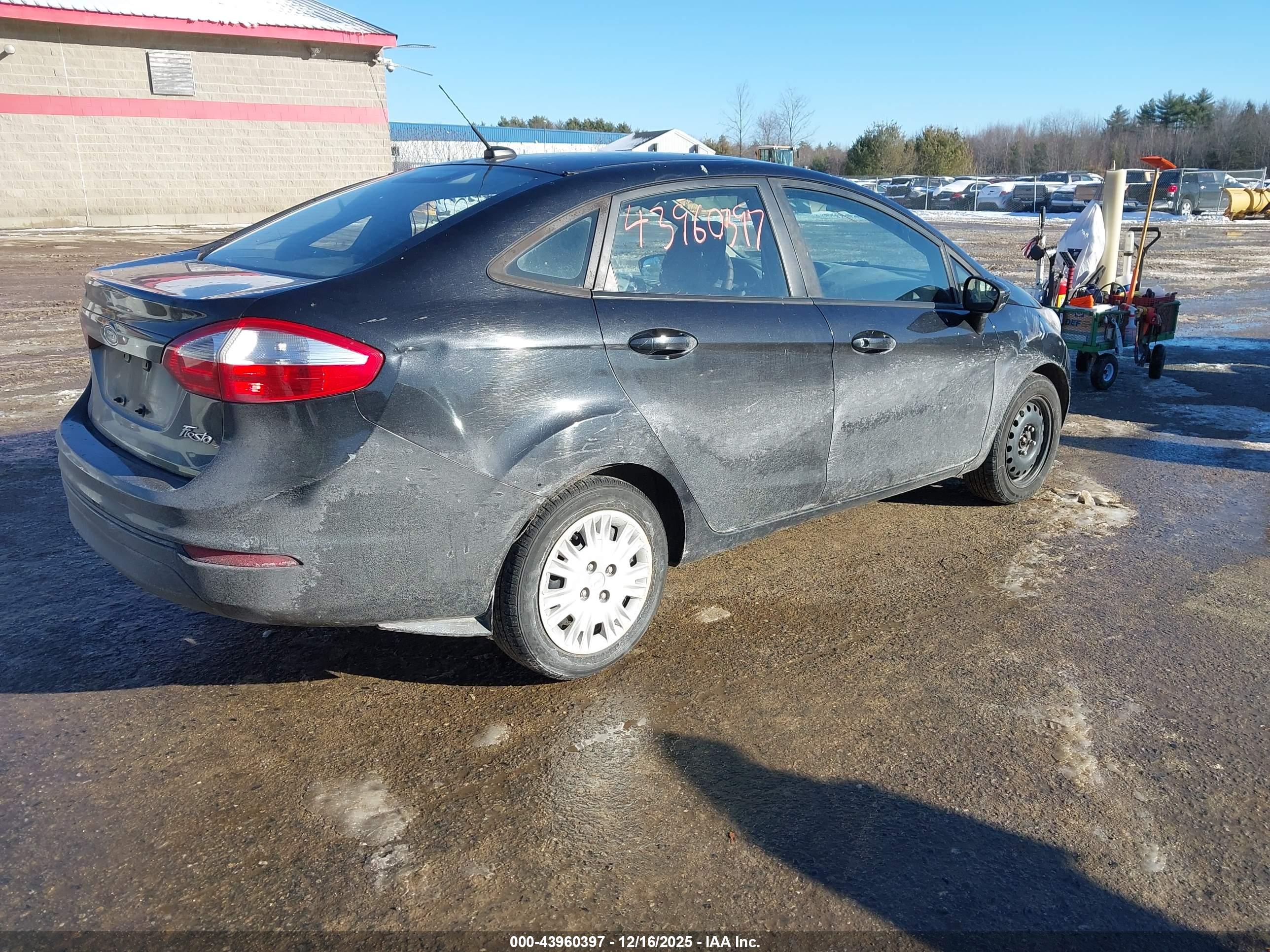 FORD FIESTA image 4