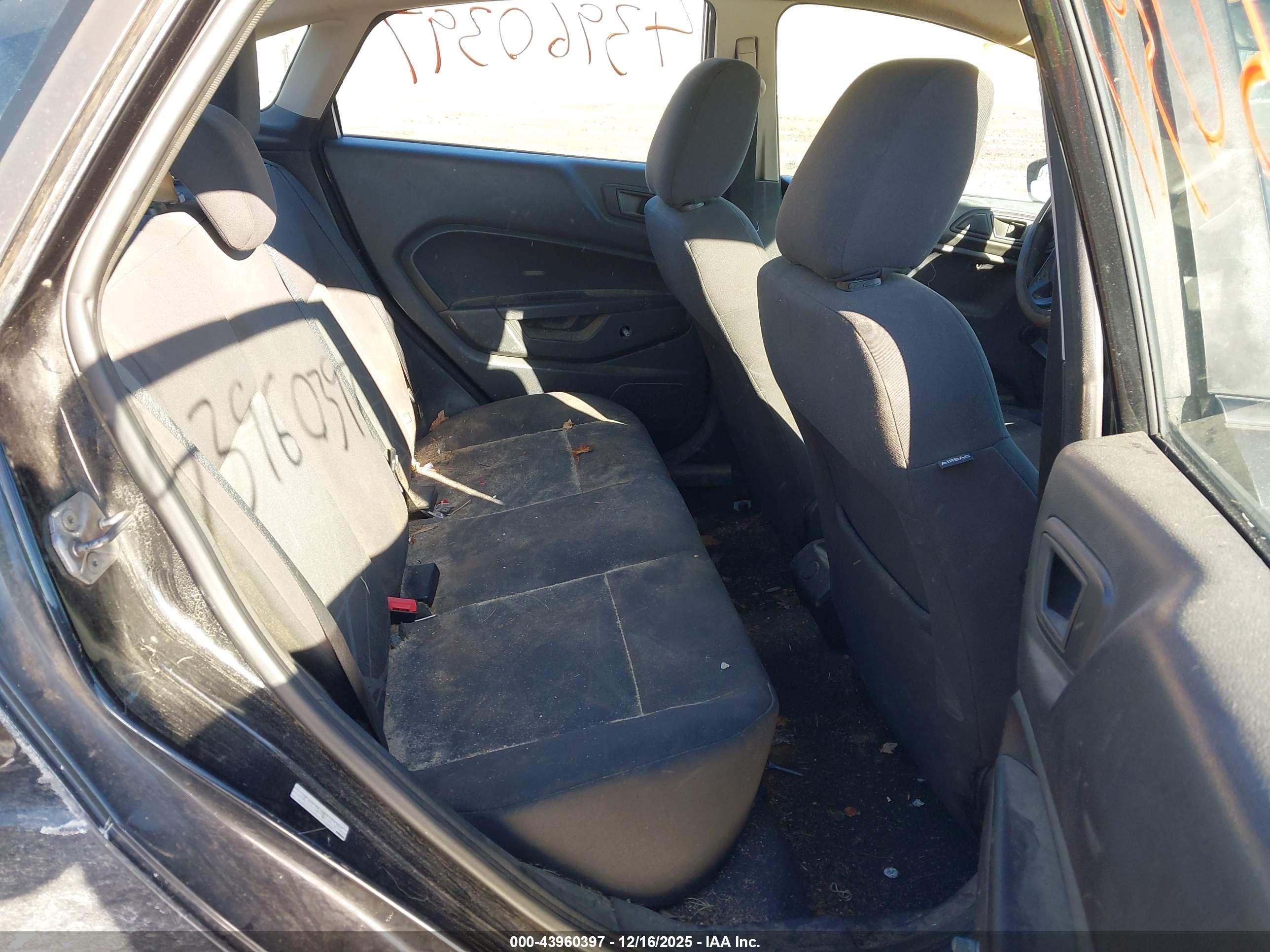 FORD FIESTA image 8