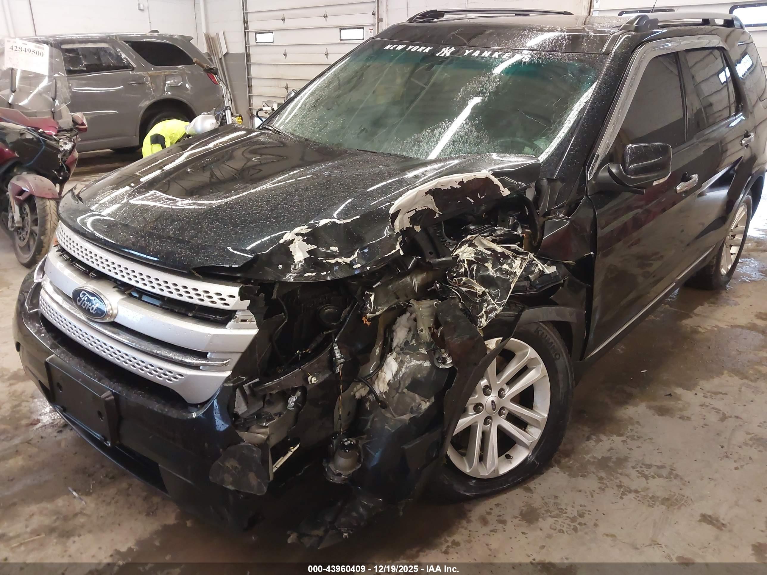 FORD EXPLORER image 2
