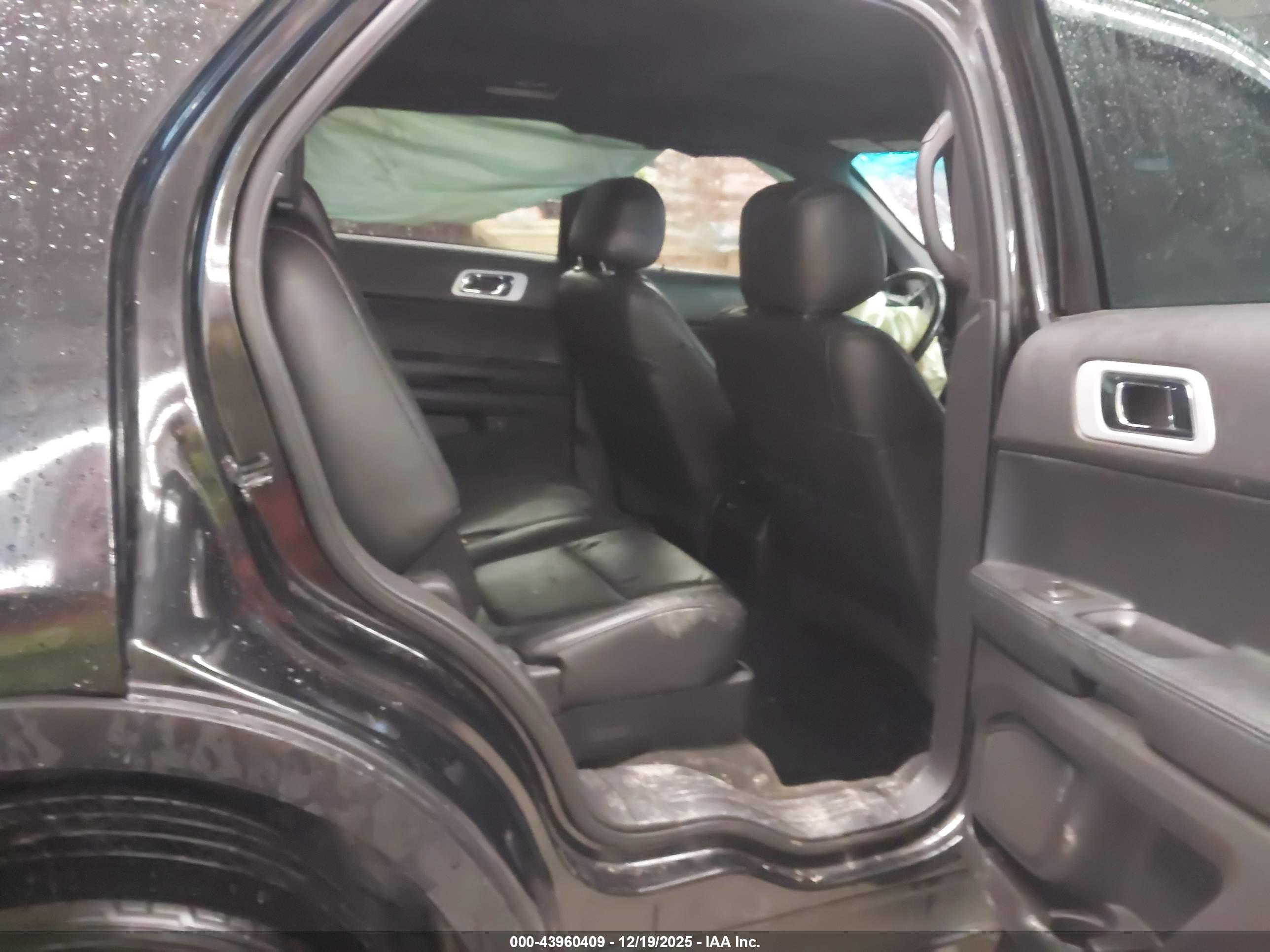 FORD EXPLORER image 8