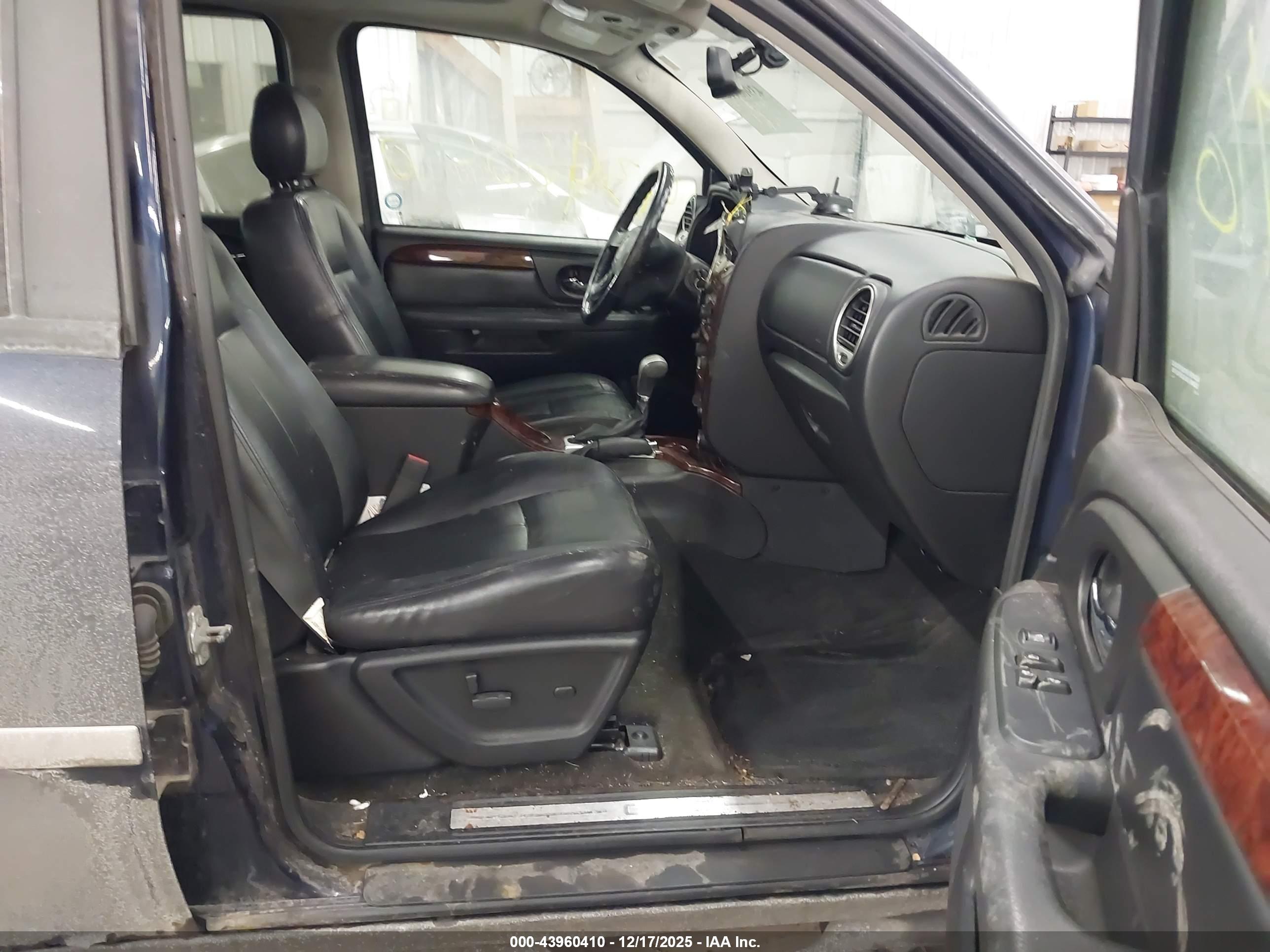 GMC ENVOY image 5