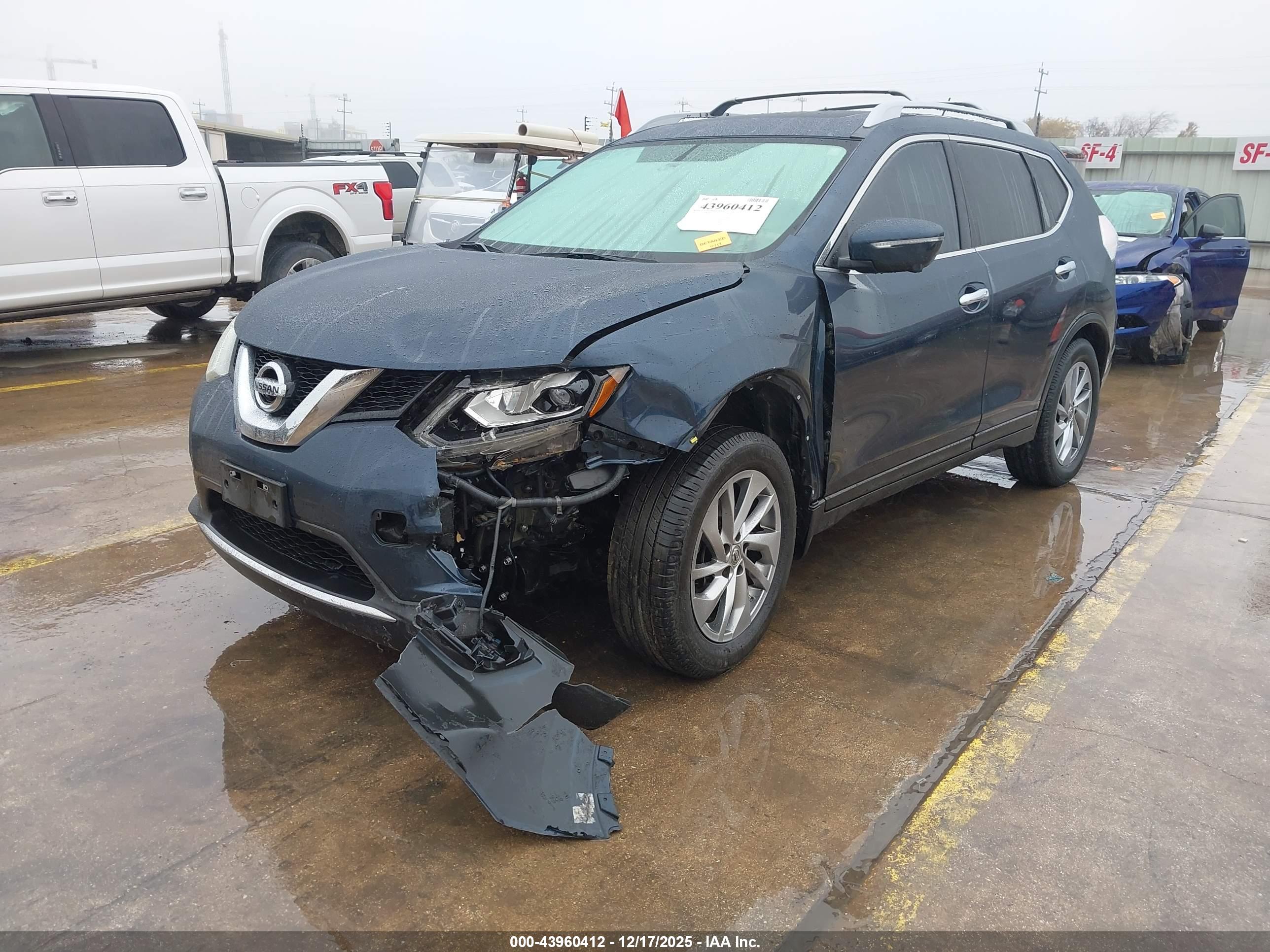 NISSAN ROGUE image 2