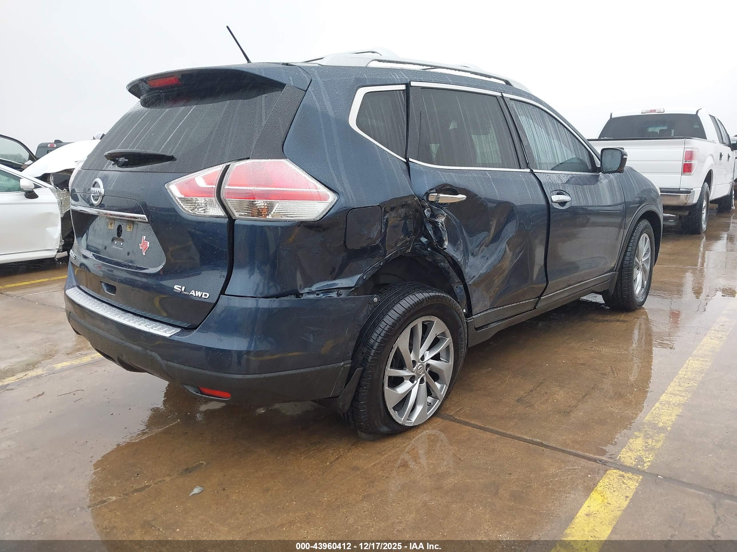 NISSAN ROGUE image 4