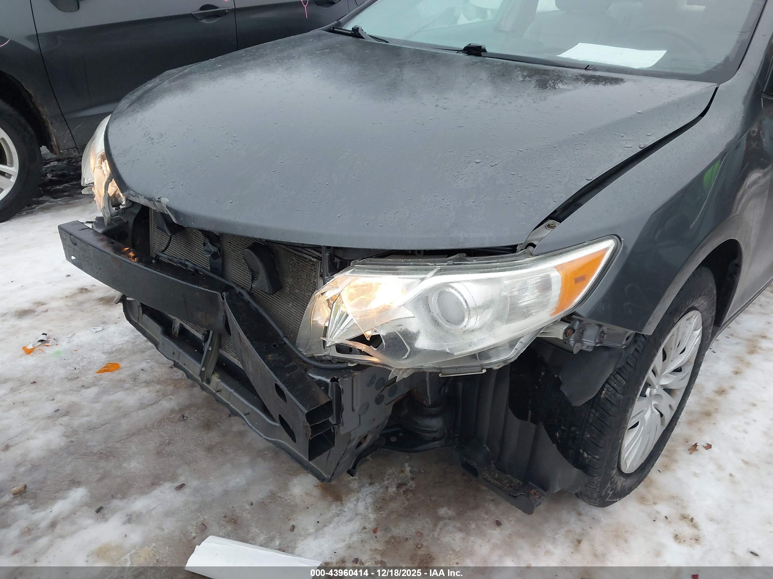 TOYOTA CAMRY image 6