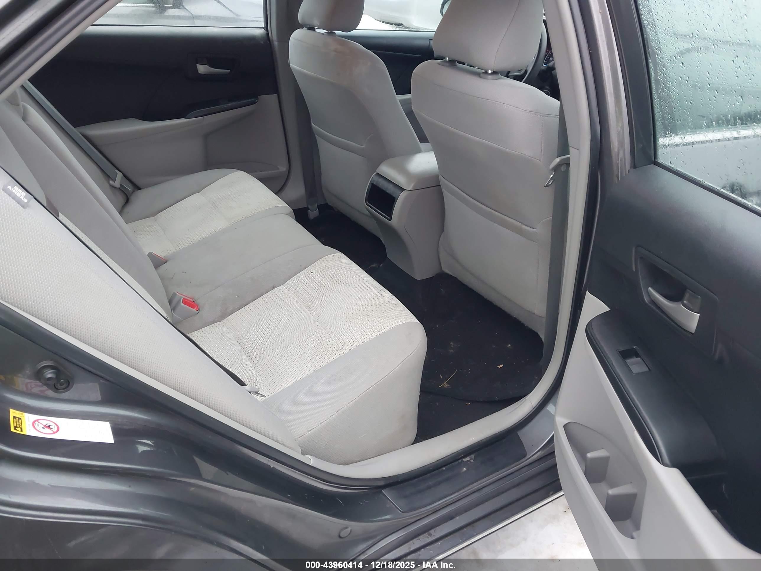 TOYOTA CAMRY image 8