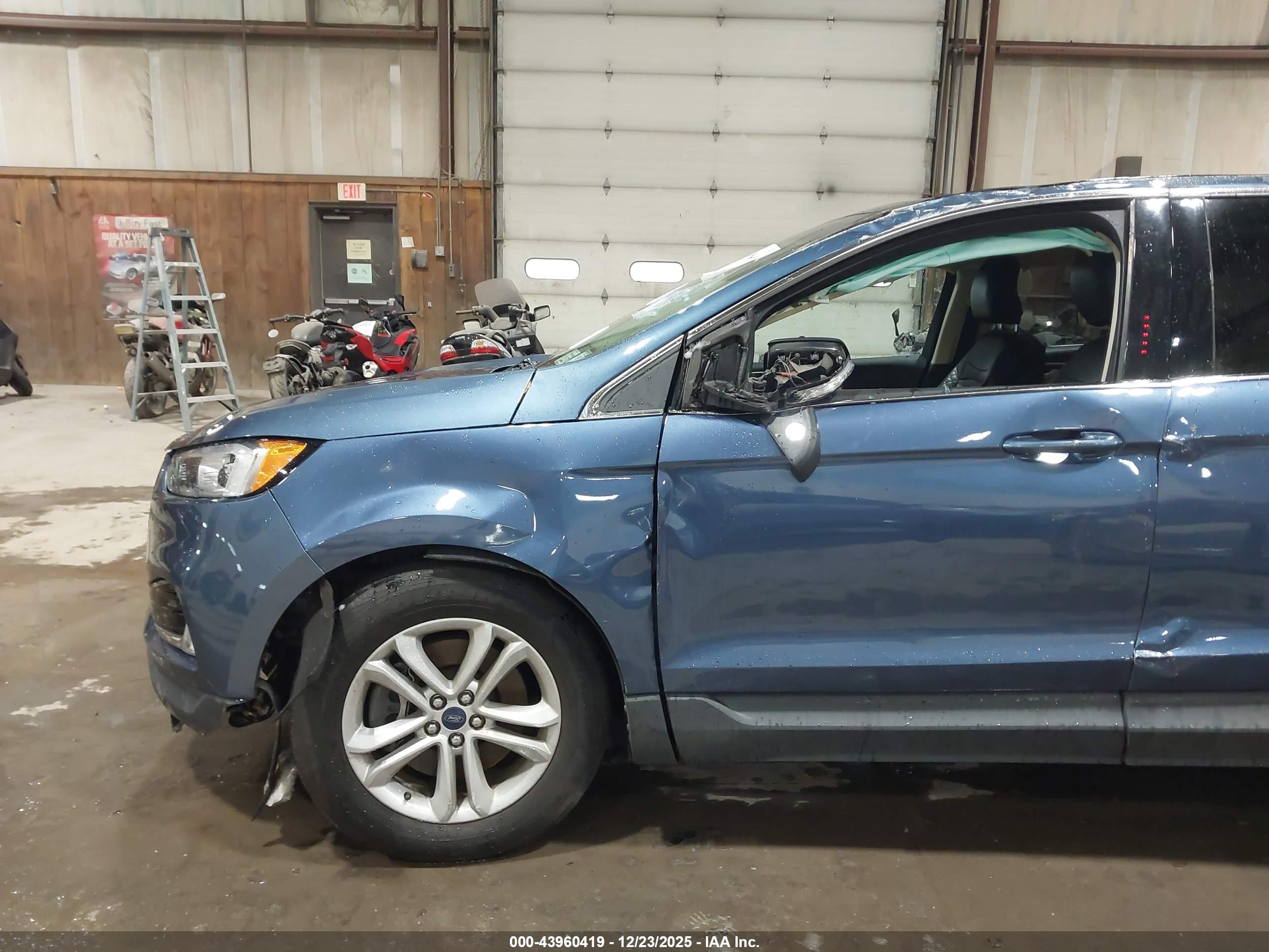 FORD EDGE image 6