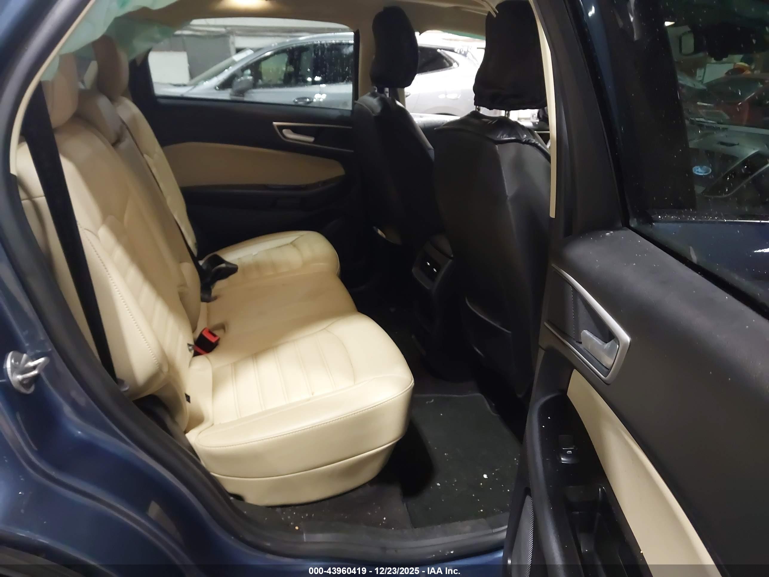 FORD EDGE image 8
