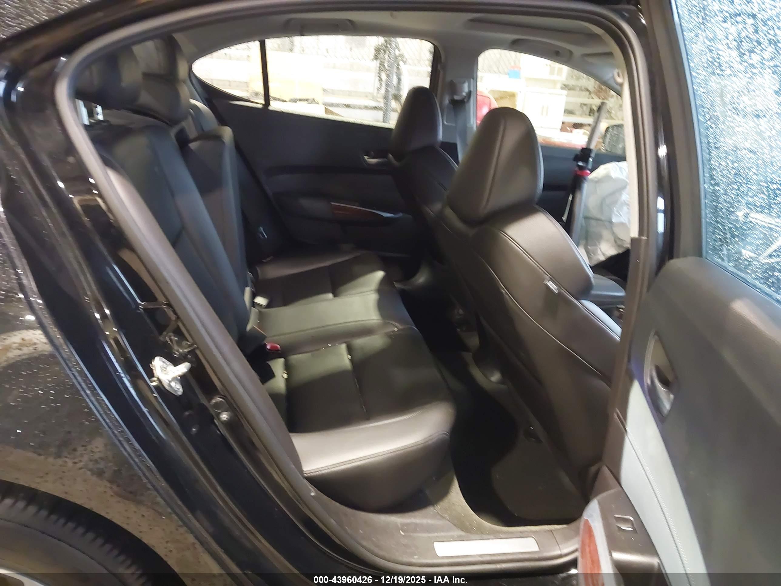 ACURA TLX image 8