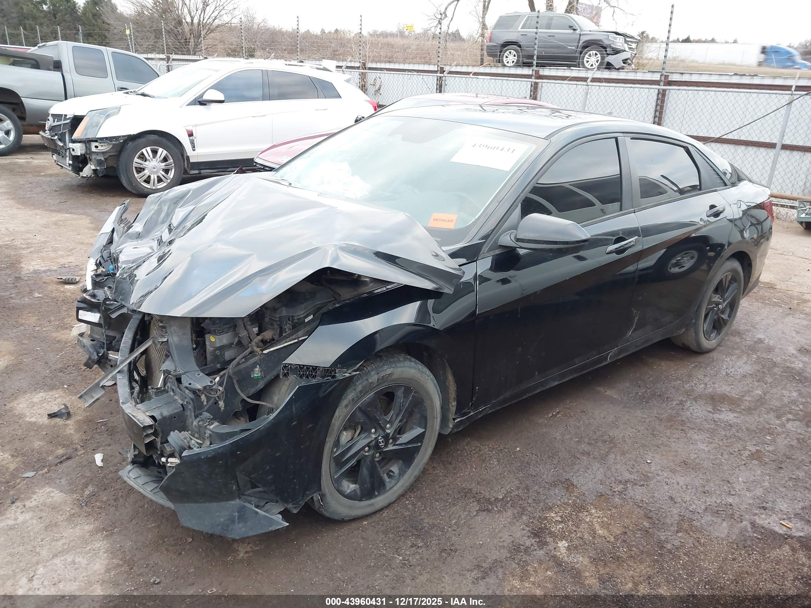 HYUNDAI ELANTRA image 2