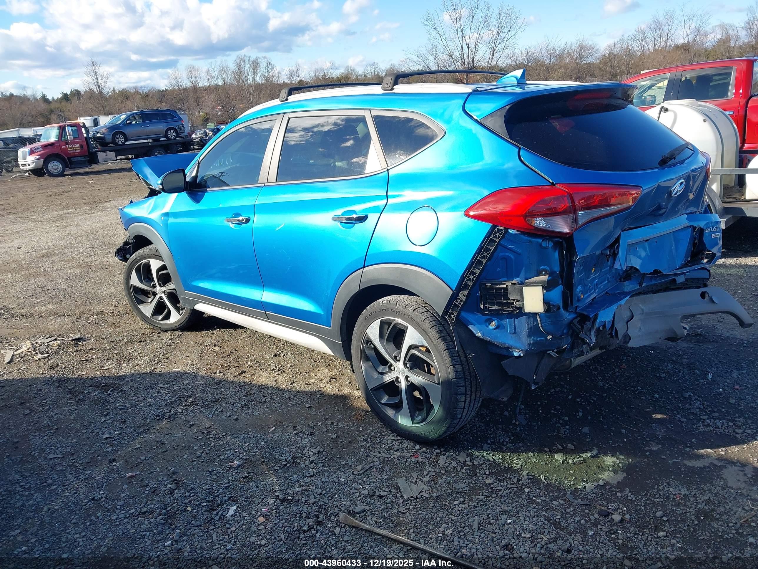 HYUNDAI TUCSON image 3