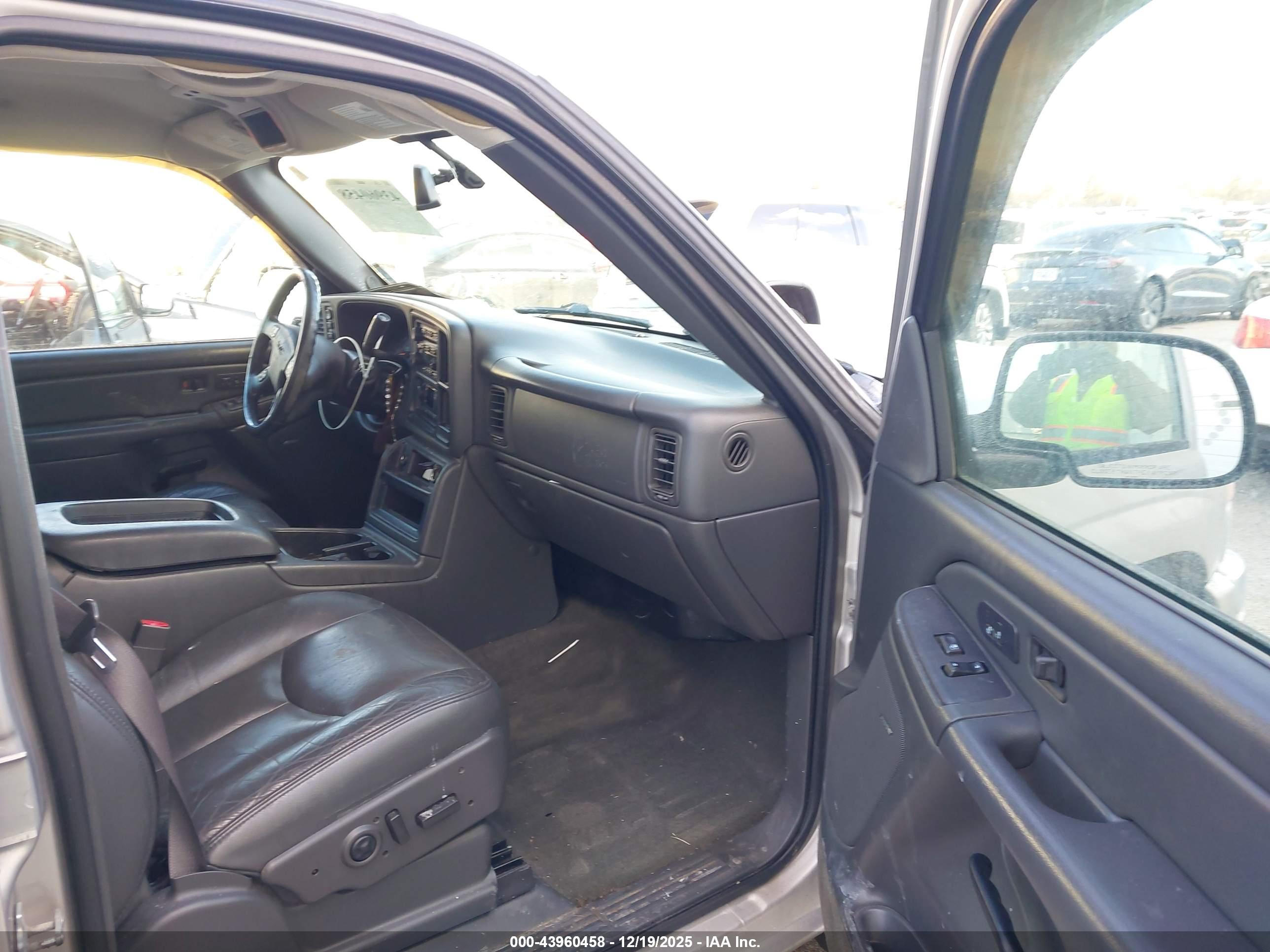 GMC SIERRA image 5