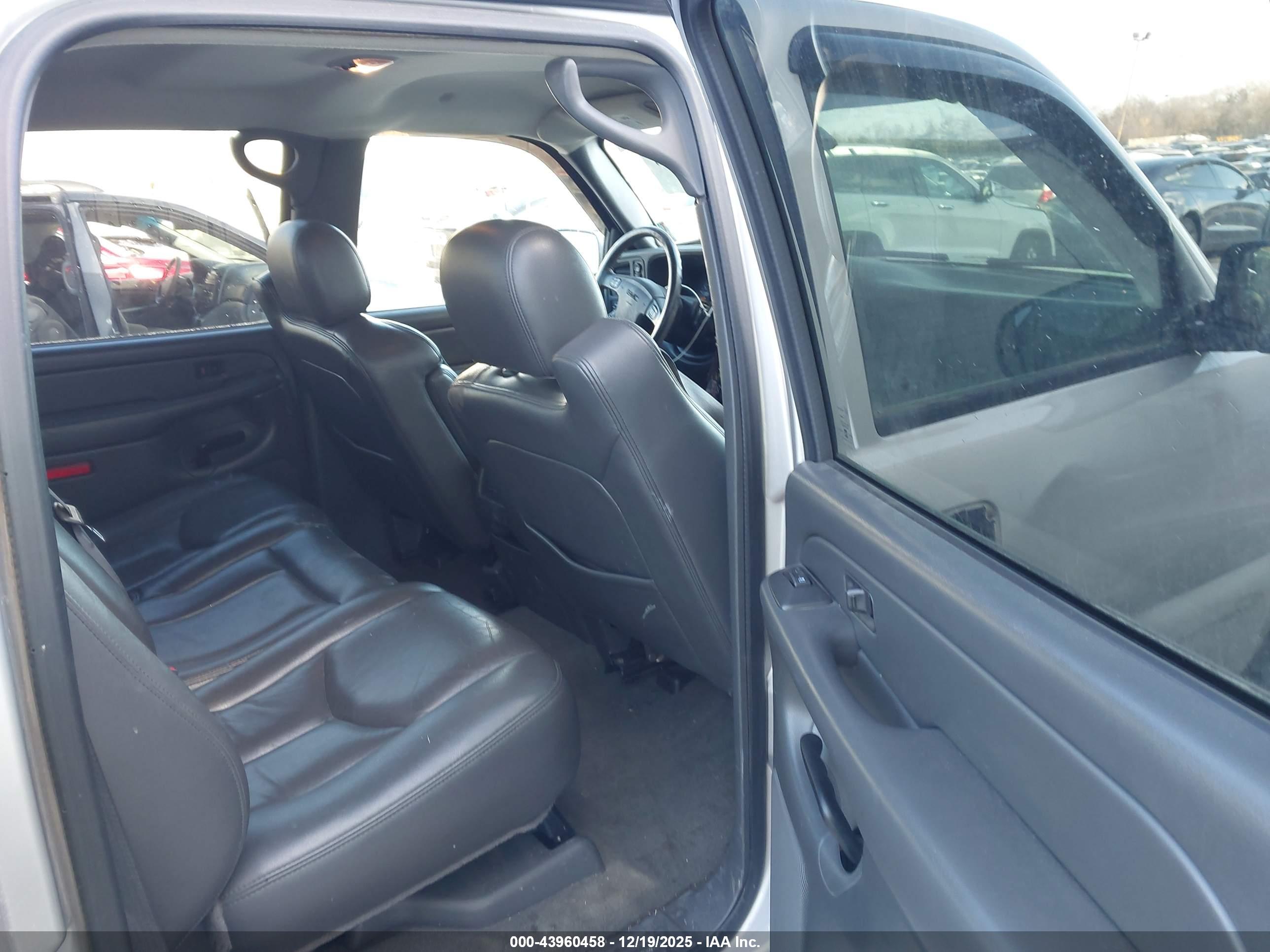 GMC SIERRA image 8