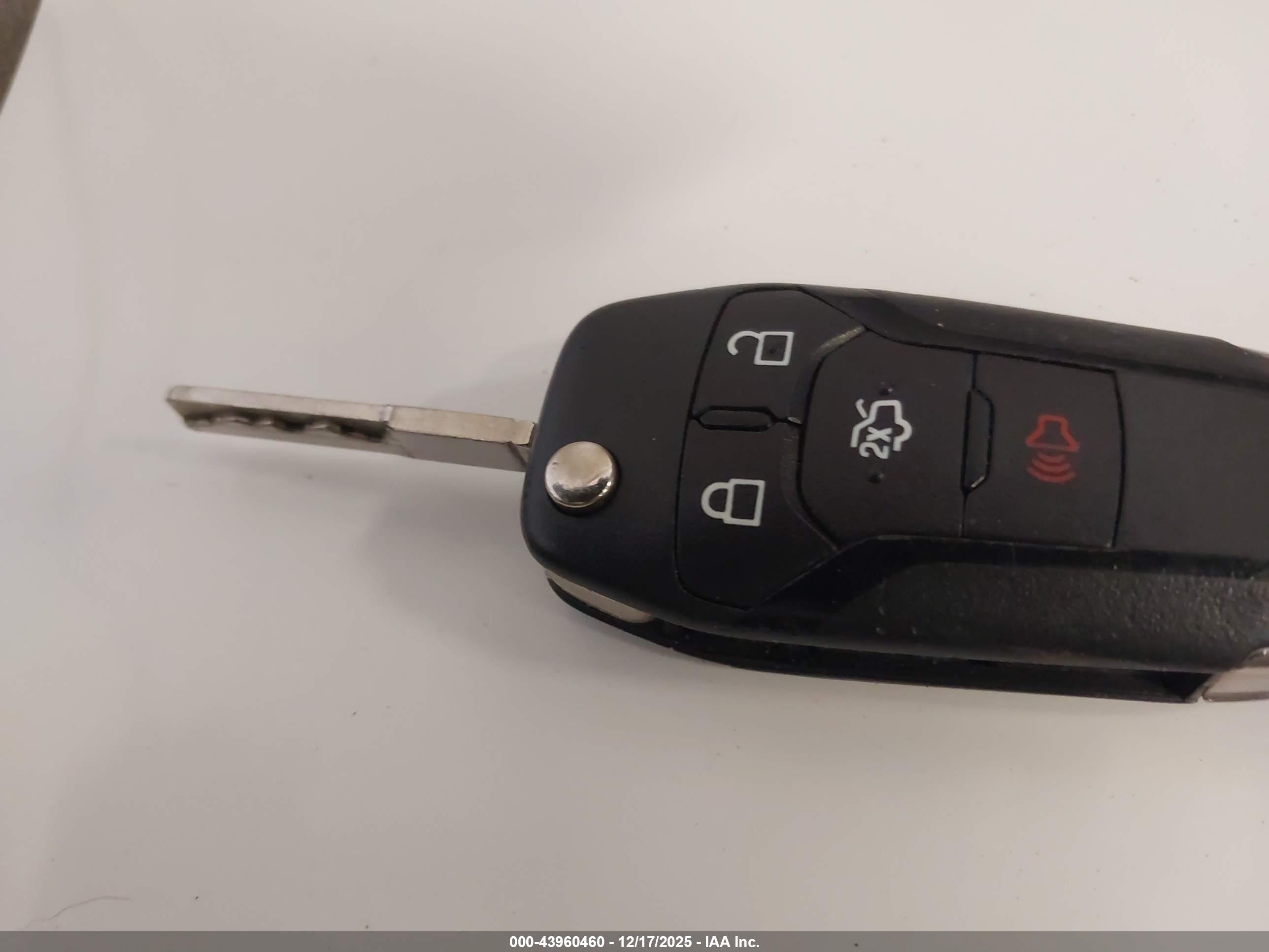 FORD FUSION image 11