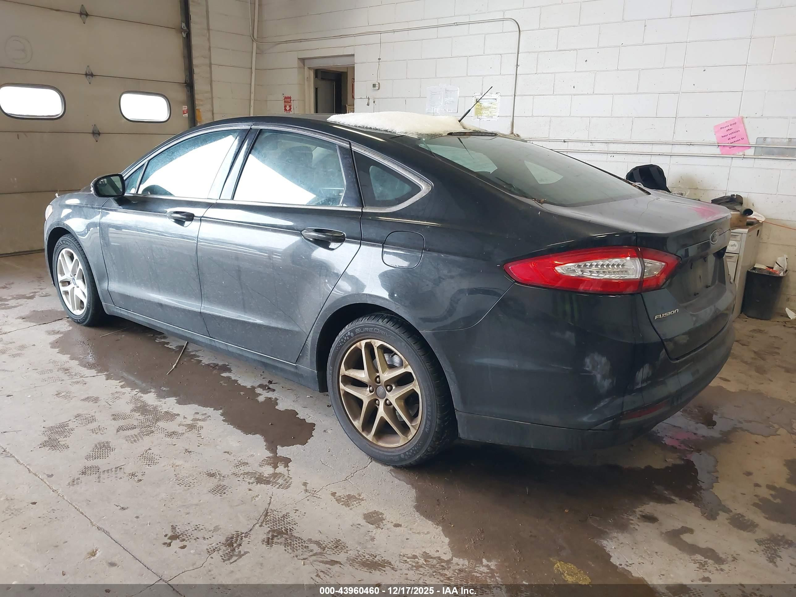 FORD FUSION image 3