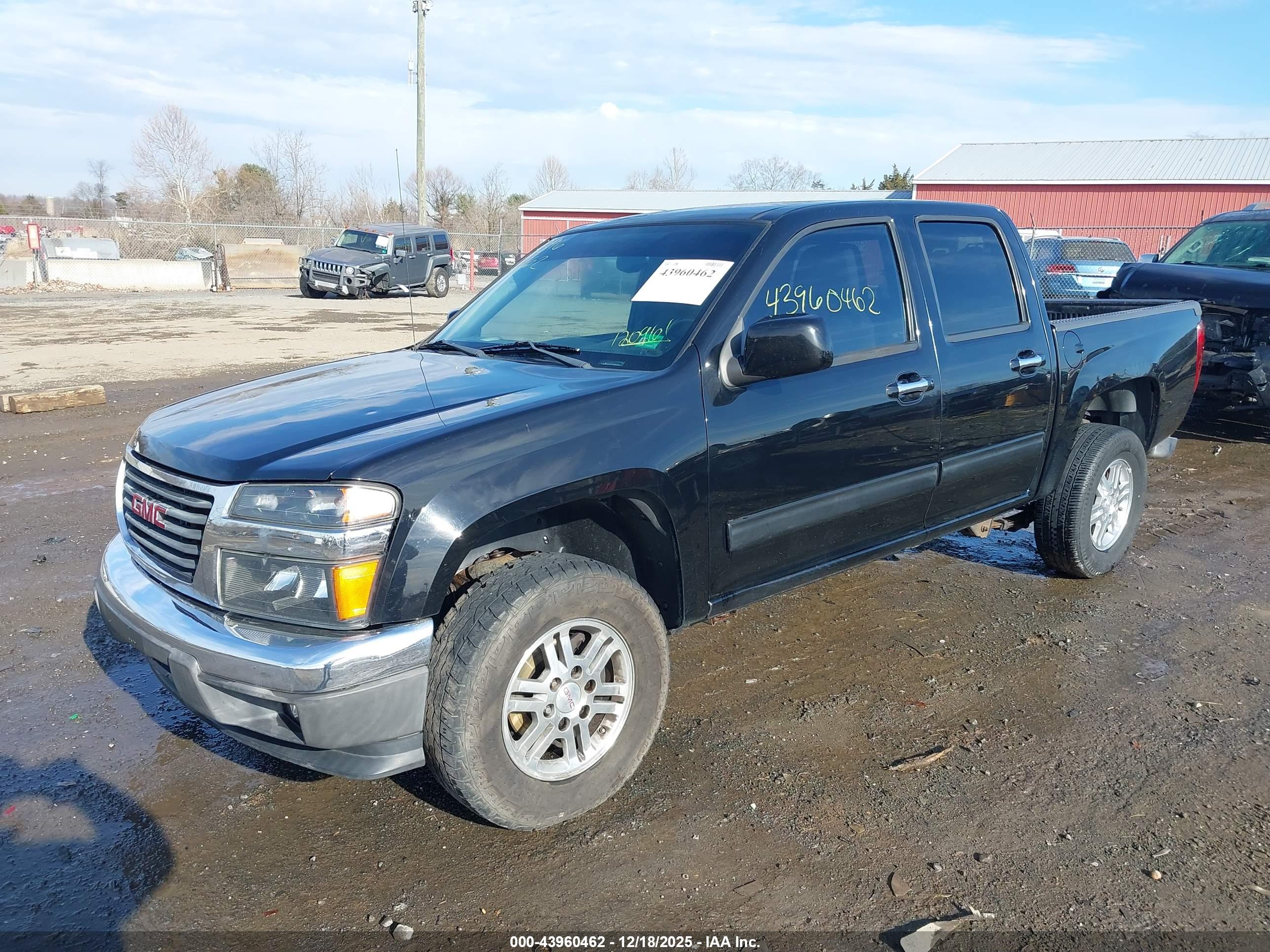 GMC CANYON image 2