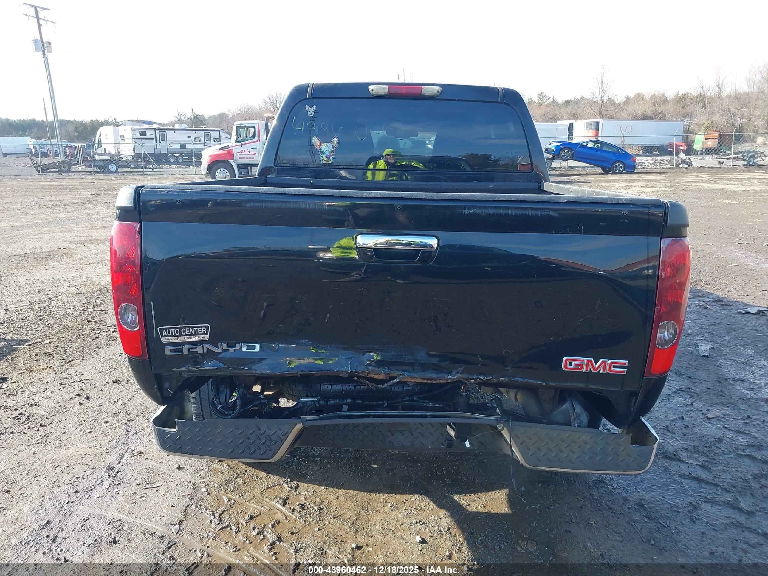 GMC CANYON image 6