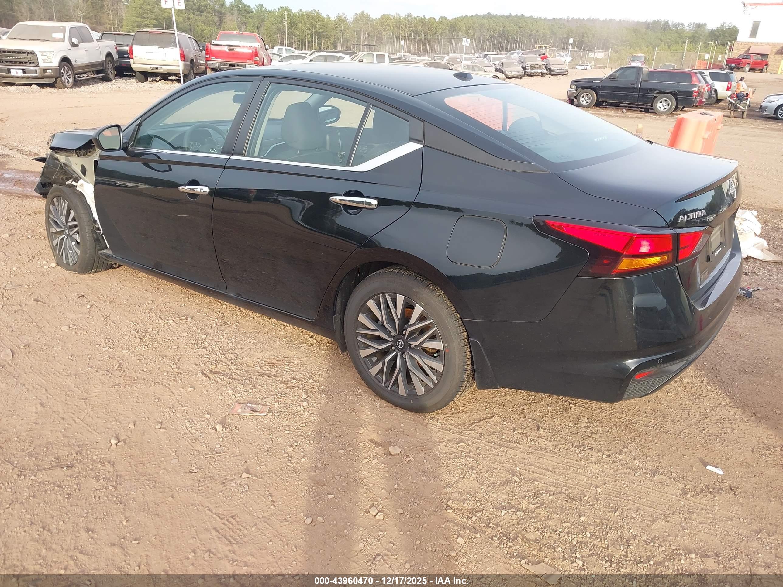 NISSAN ALTIMA image 3