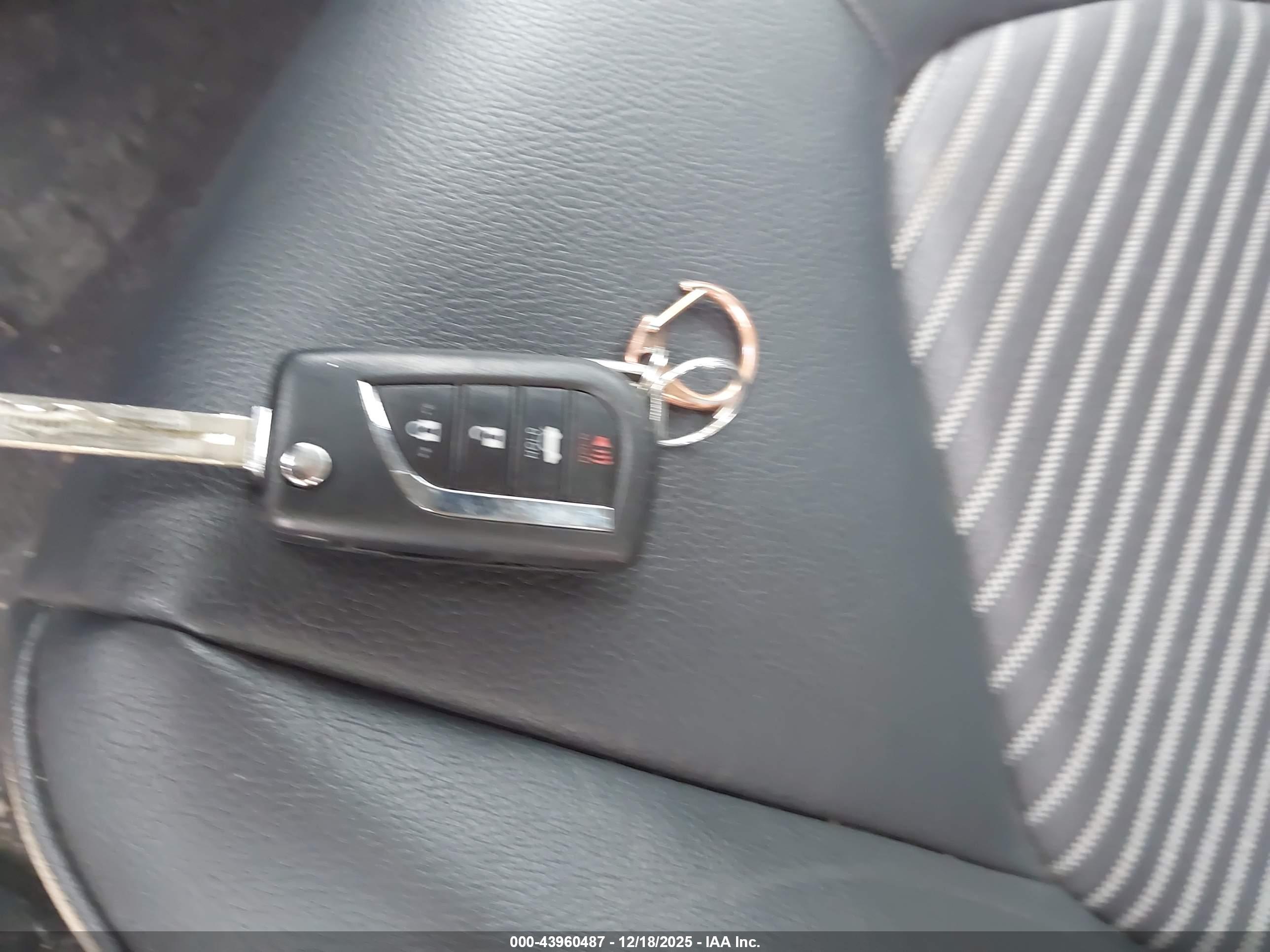 TOYOTA CAMRY image 11