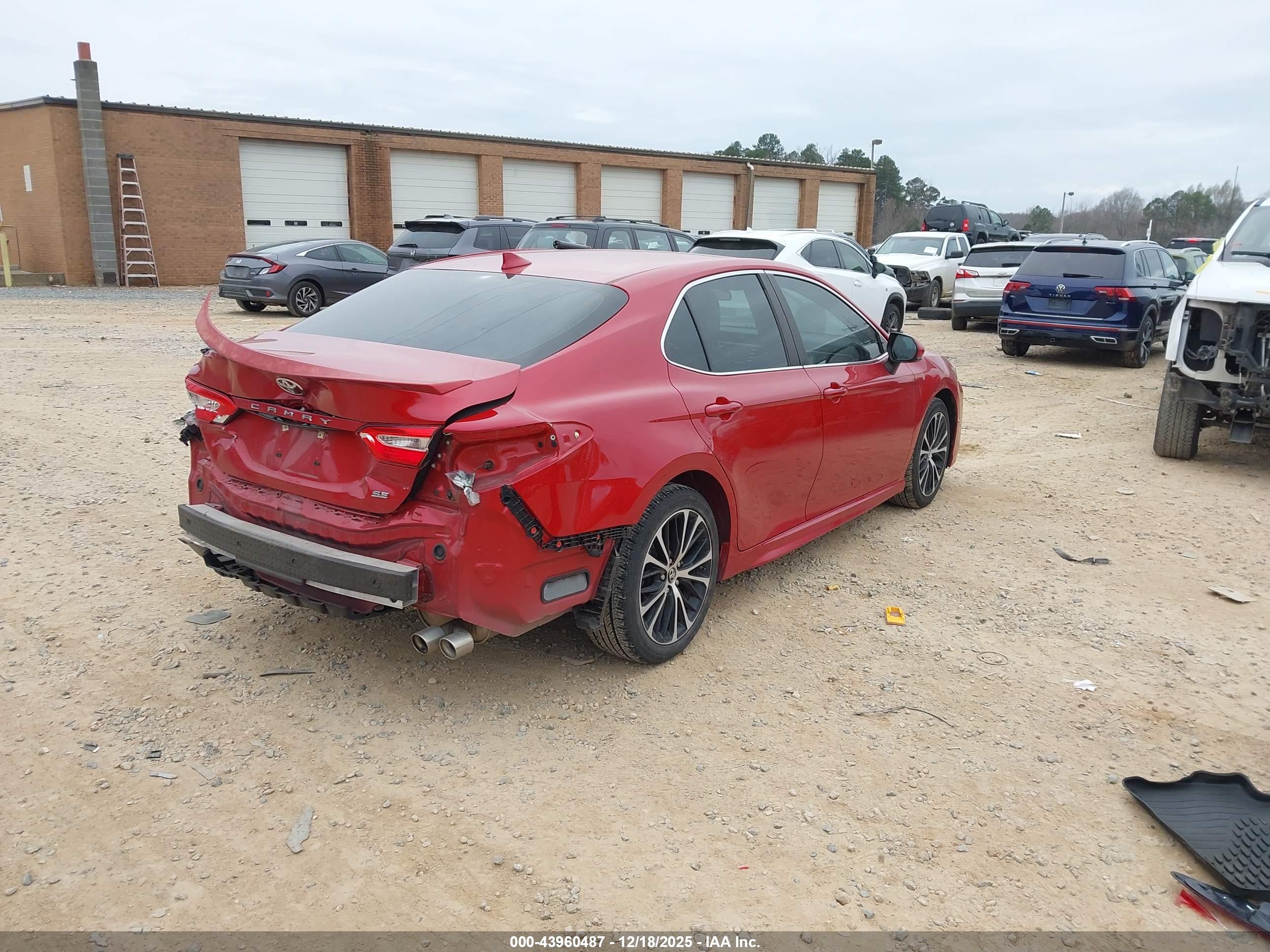 TOYOTA CAMRY image 4