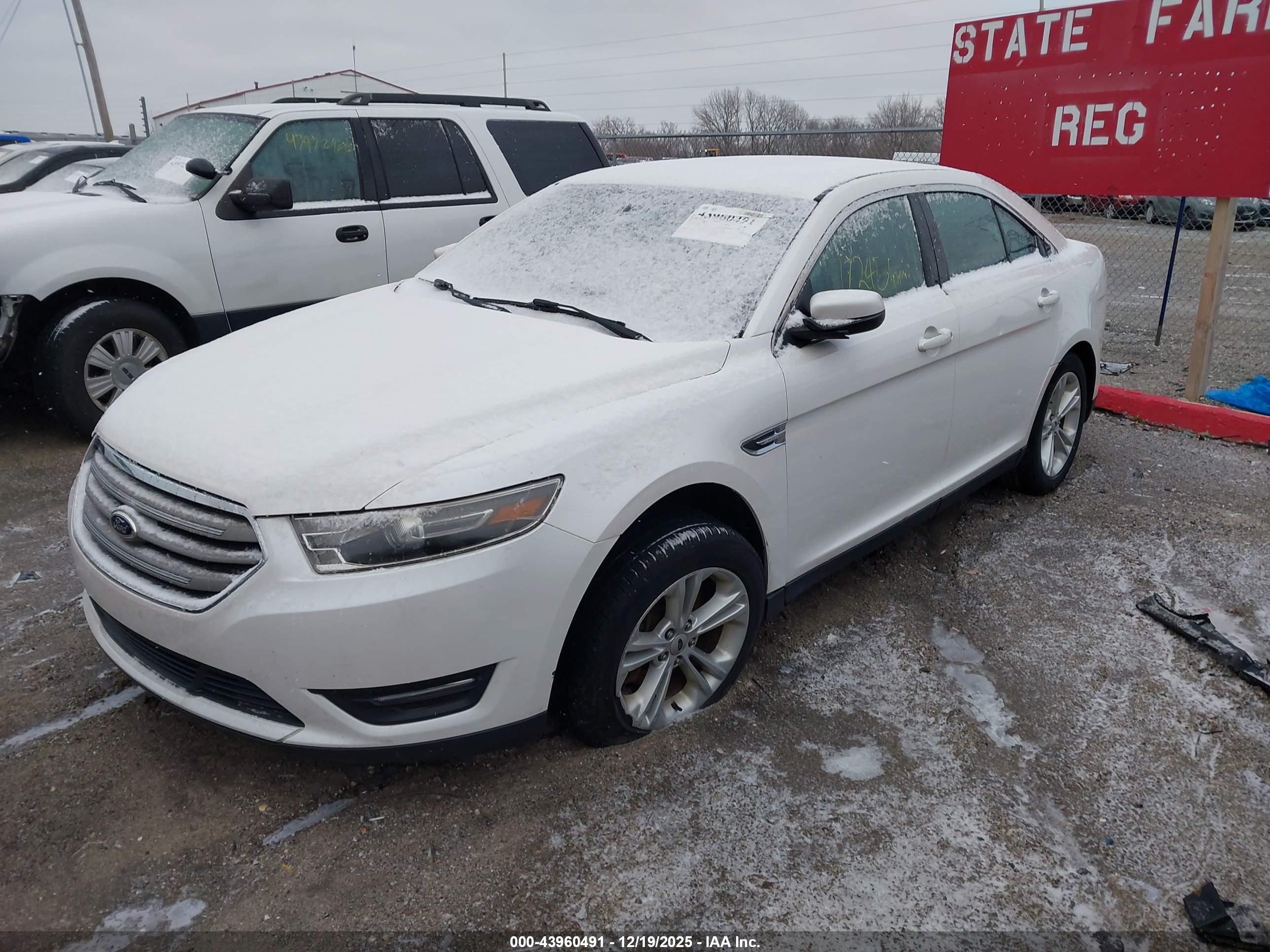 FORD TAURUS image 2