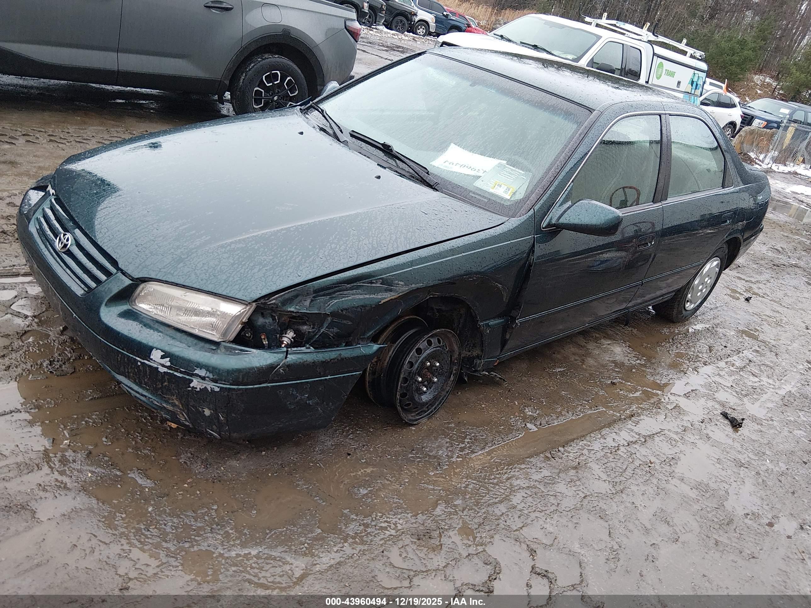 TOYOTA CAMRY image 2