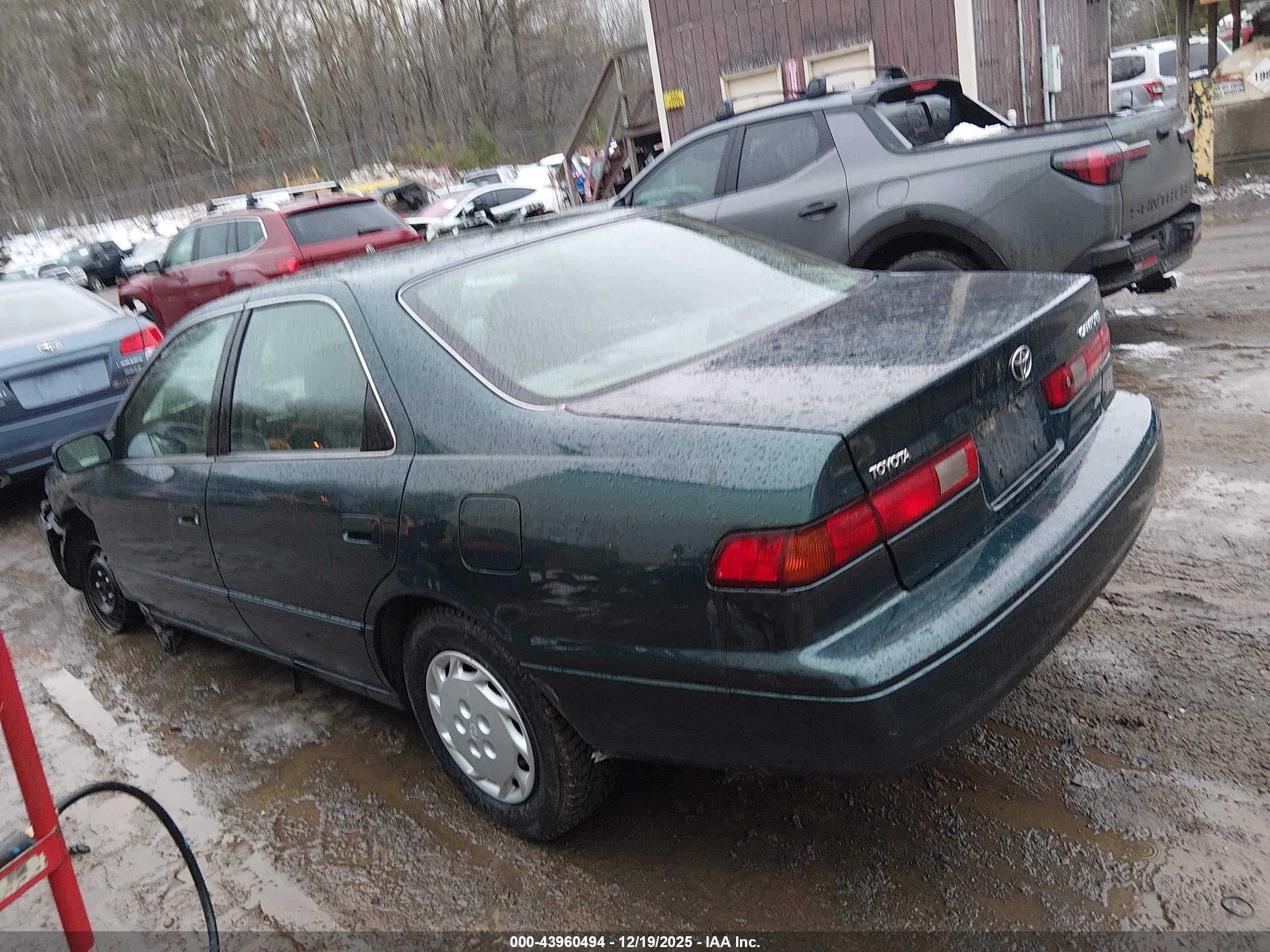 TOYOTA CAMRY image 3