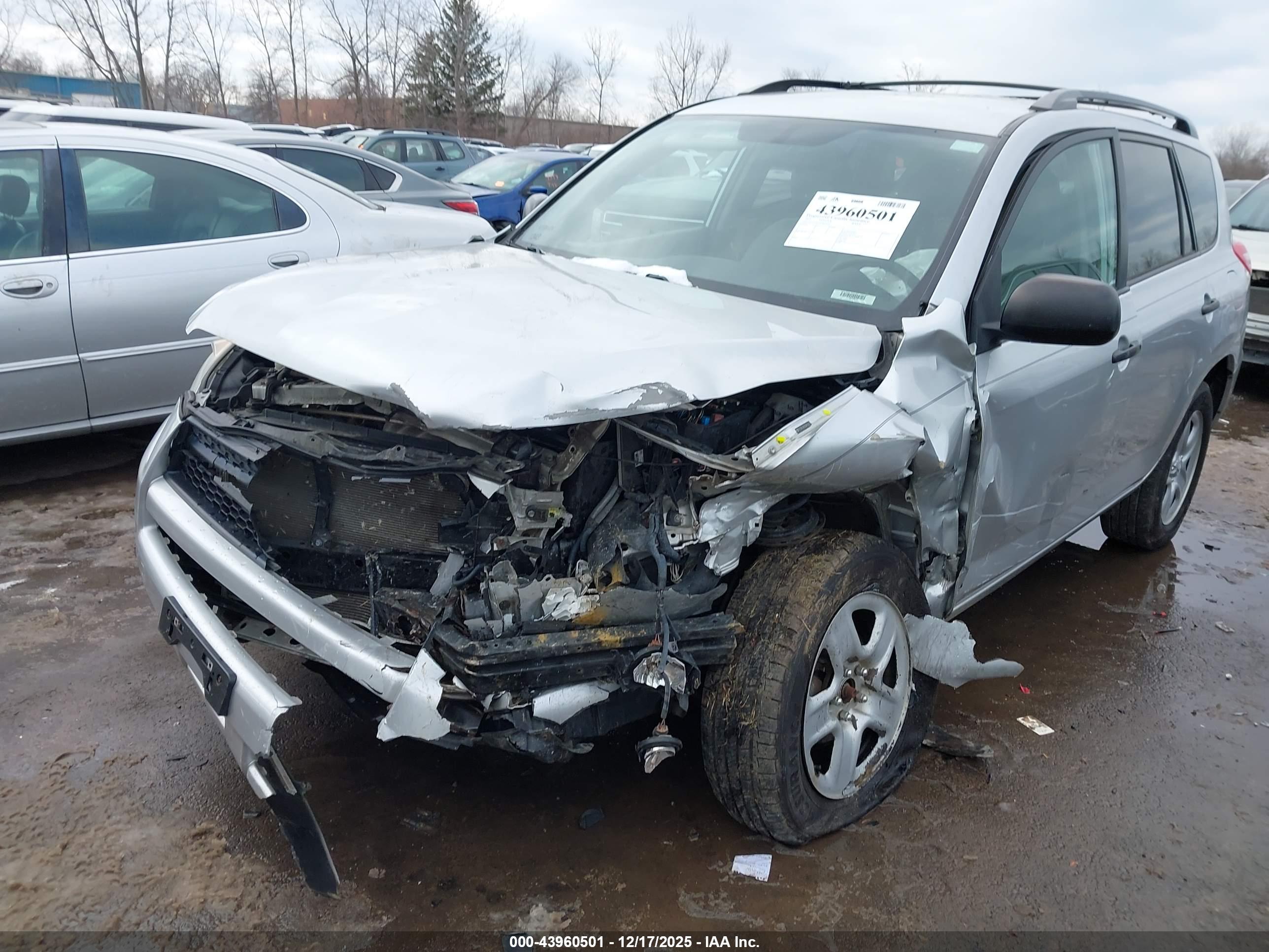 TOYOTA RAV4 image 6