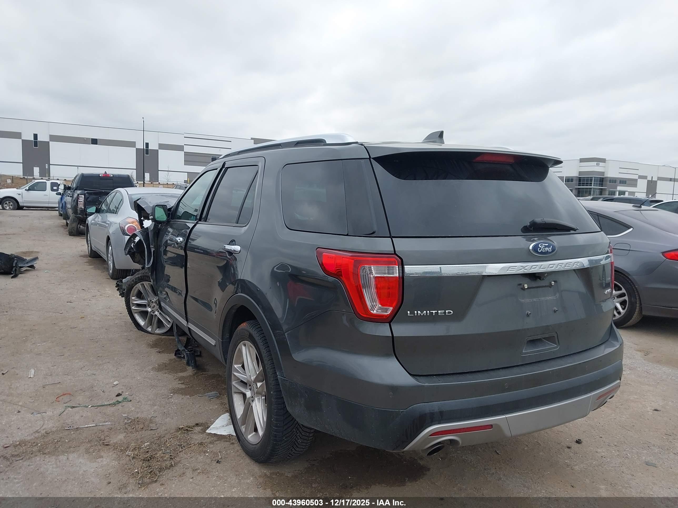 FORD EXPLORER image 3