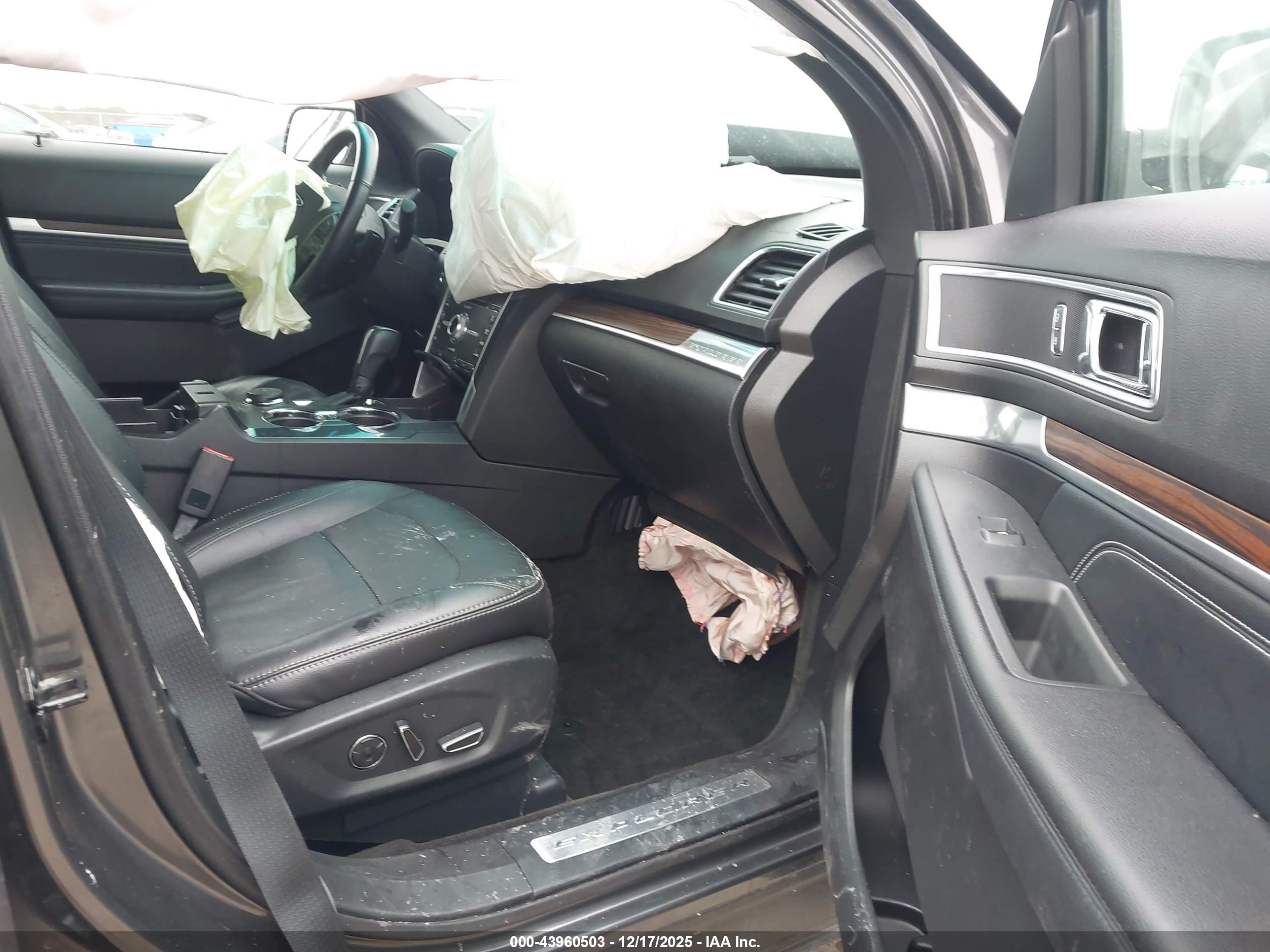 FORD EXPLORER image 5