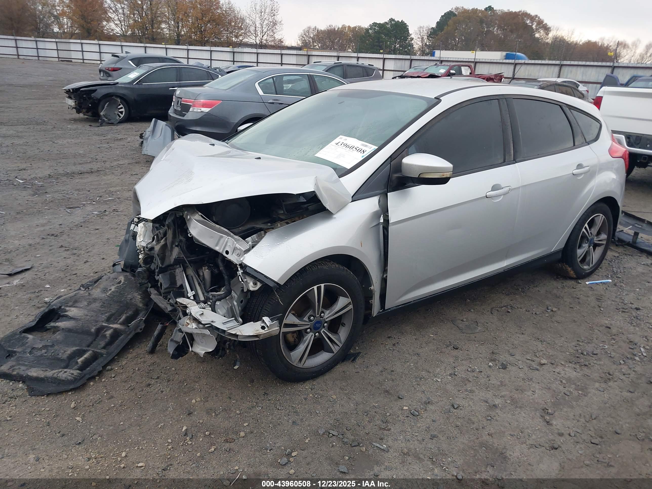 FORD FOCUS image 2