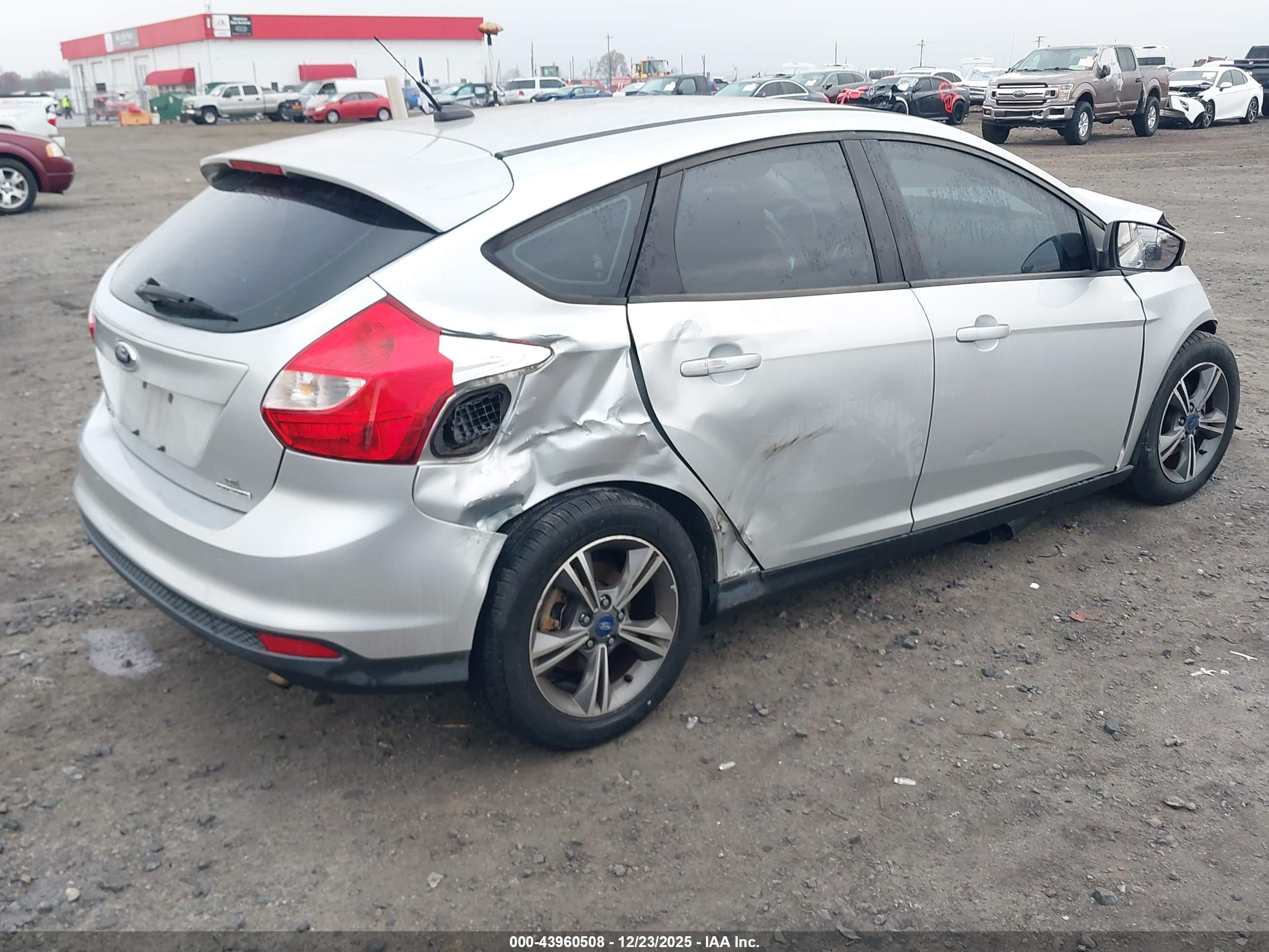 FORD FOCUS image 4