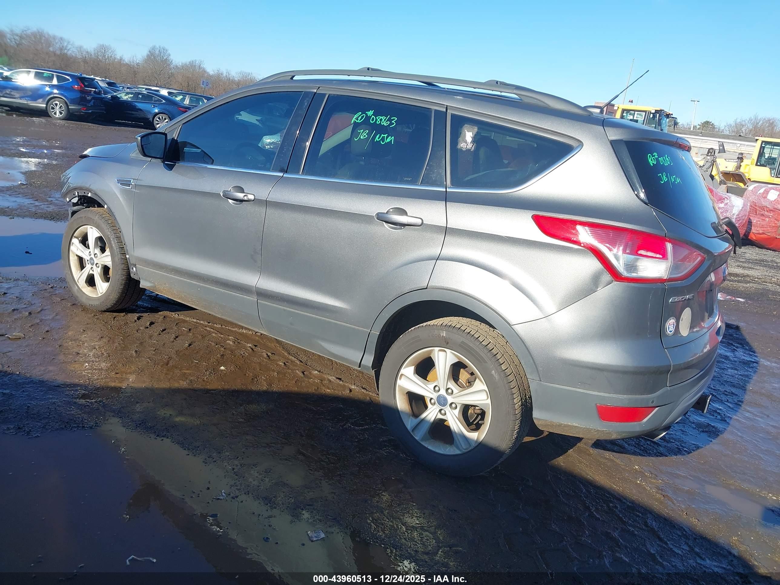 FORD ESCAPE image 3