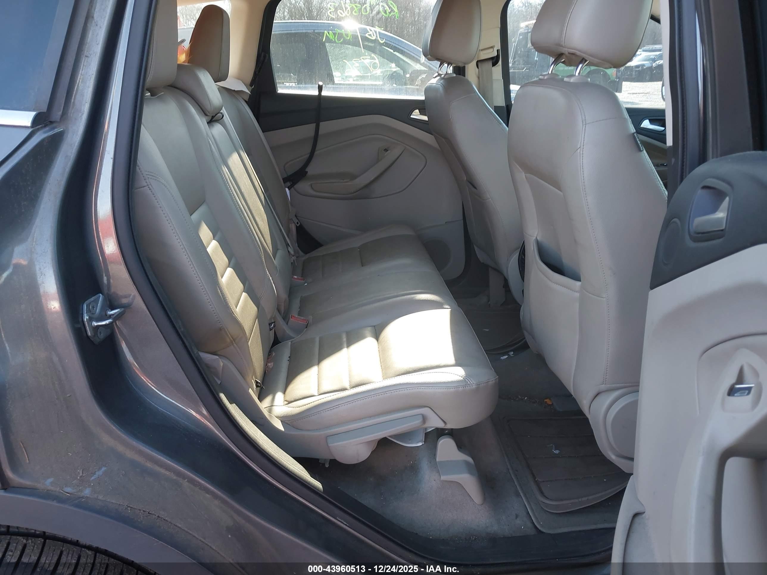 FORD ESCAPE image 8