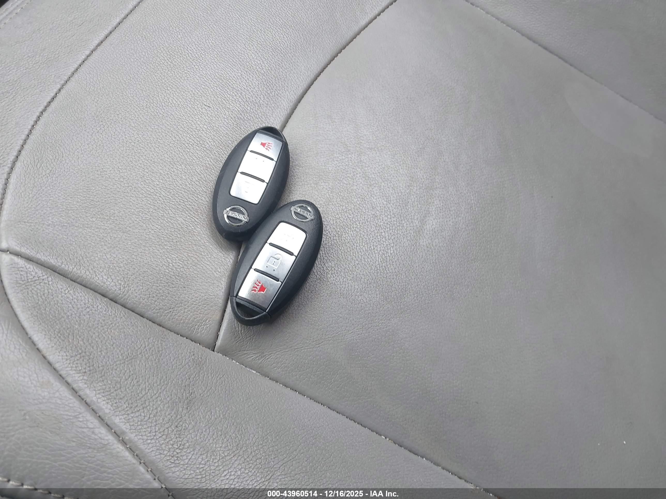 NISSAN ROGUE image 11