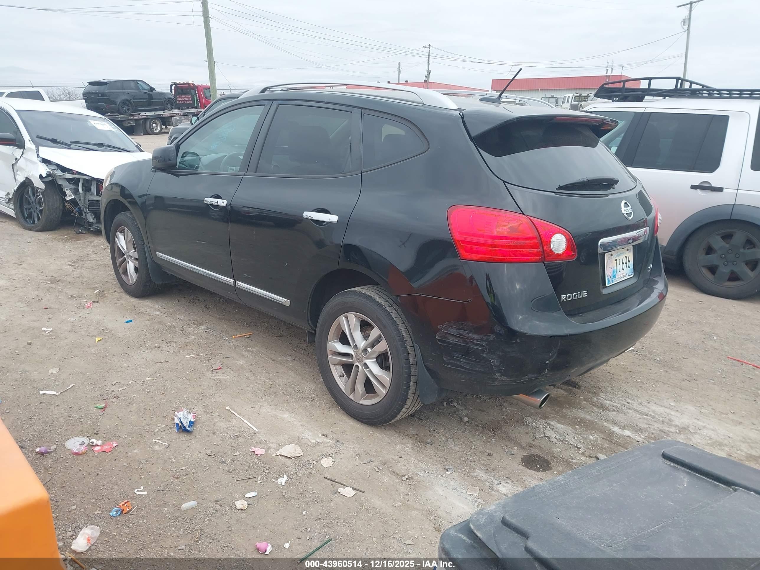 NISSAN ROGUE image 3