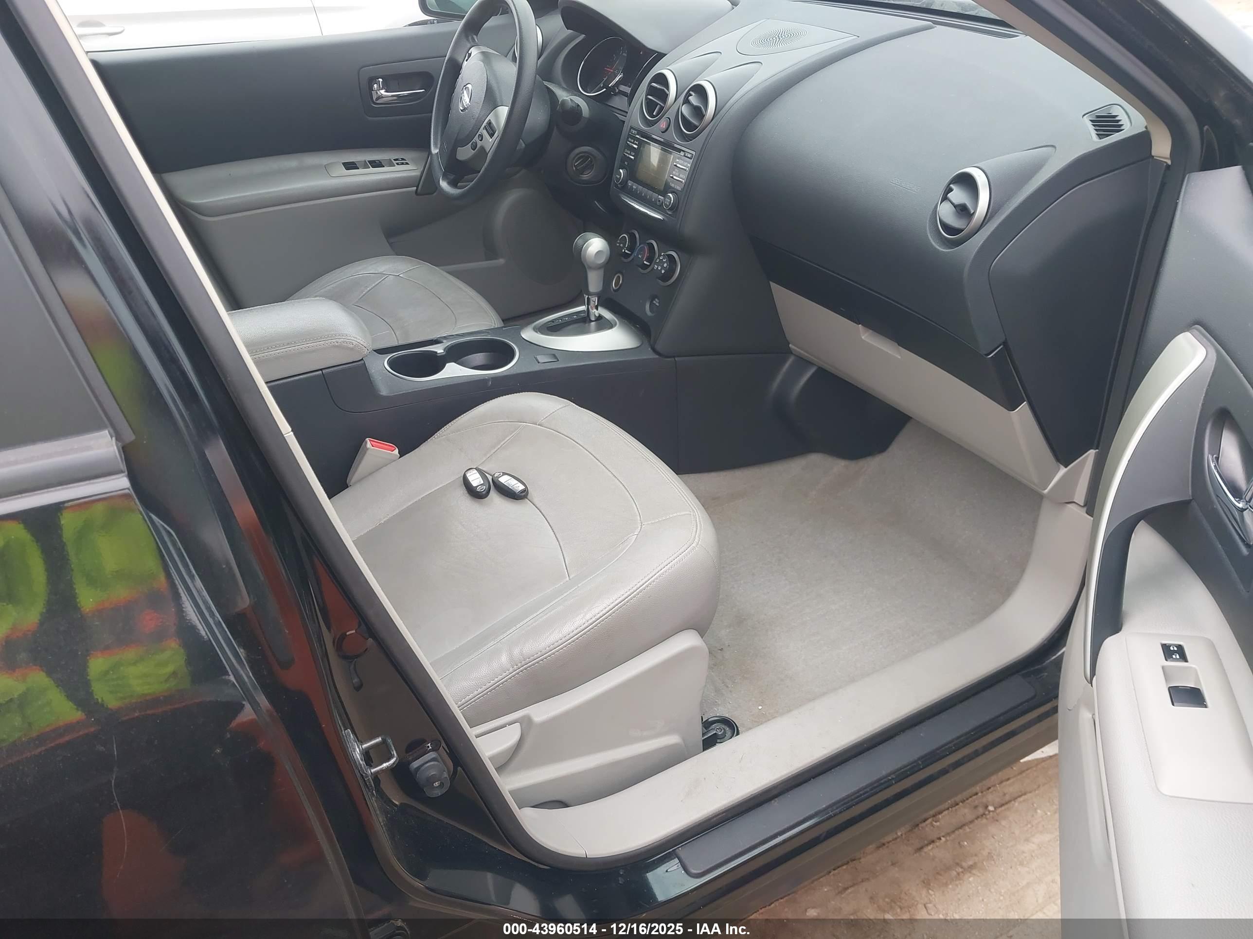 NISSAN ROGUE image 5