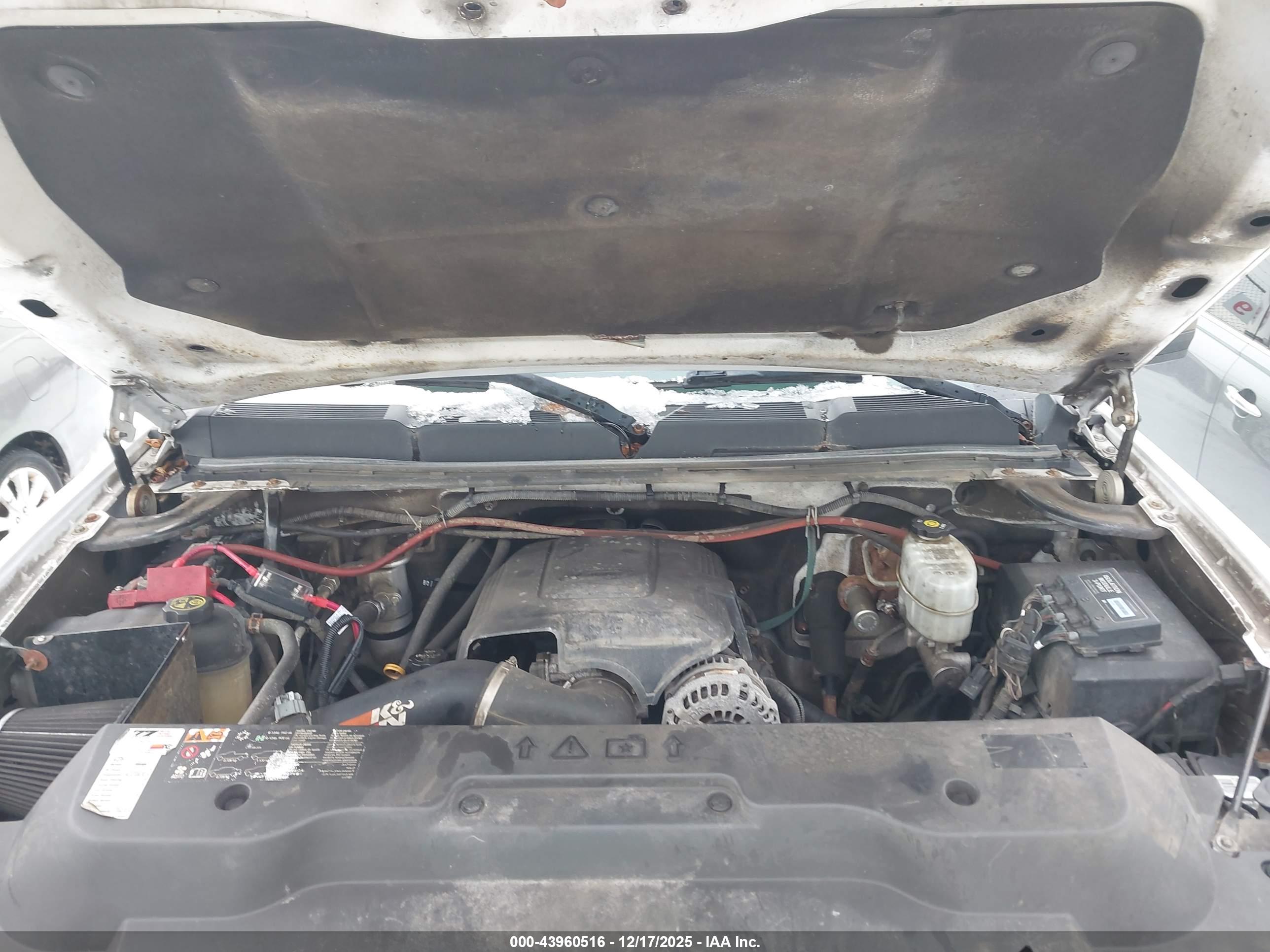 CHEVROLET SILVERADO image 10