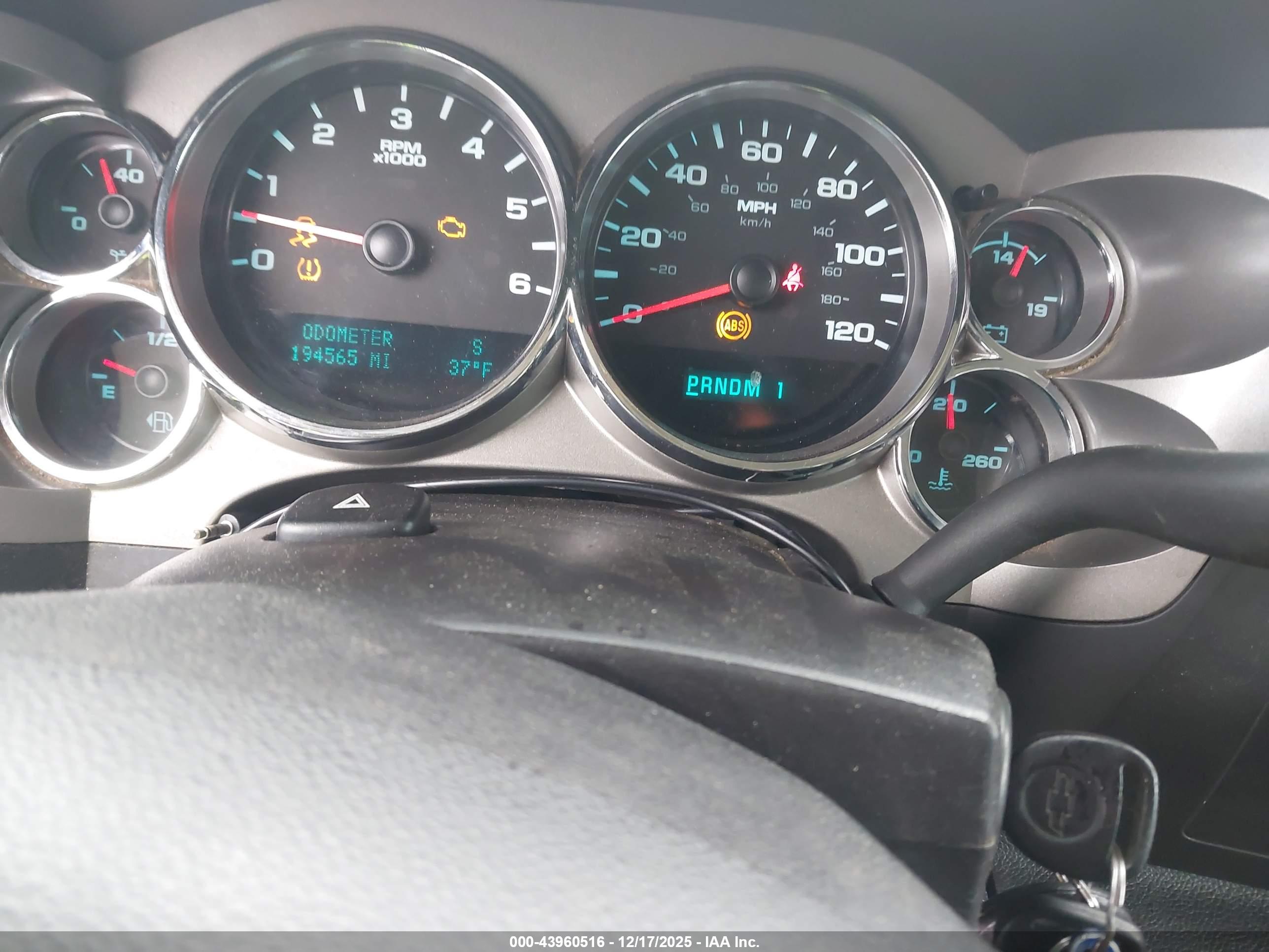 CHEVROLET SILVERADO image 7