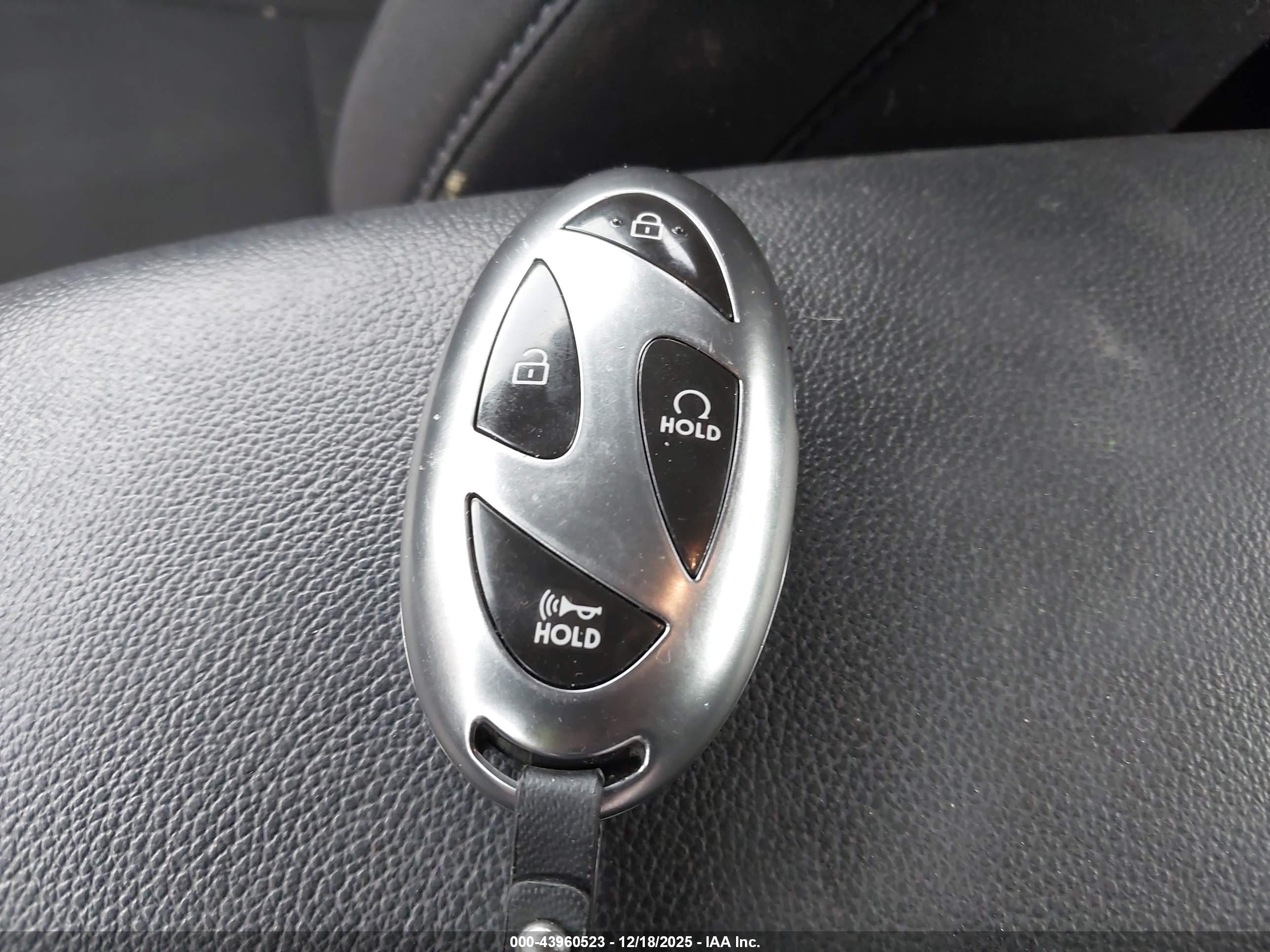 HYUNDAI ELANTRA image 11